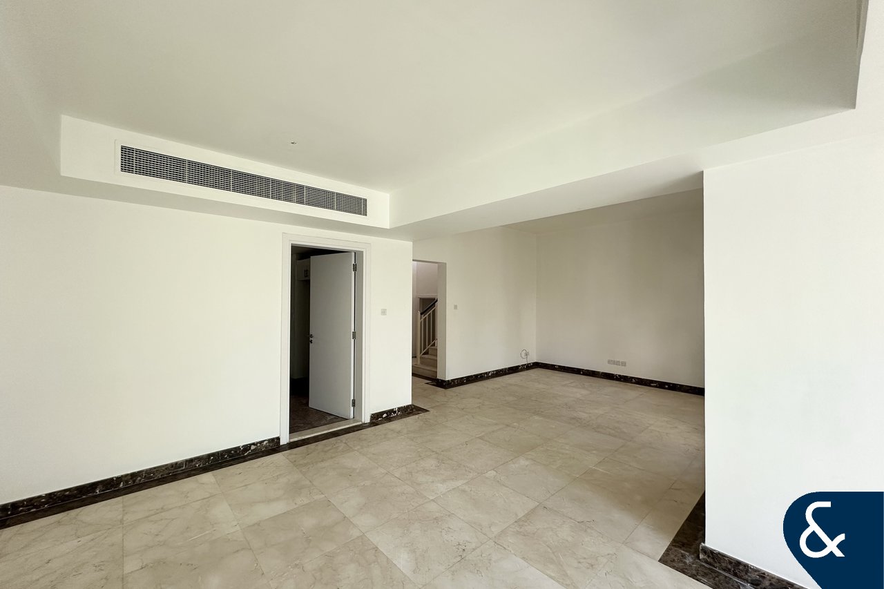Type 1M | Largest Layout | Close to Lake