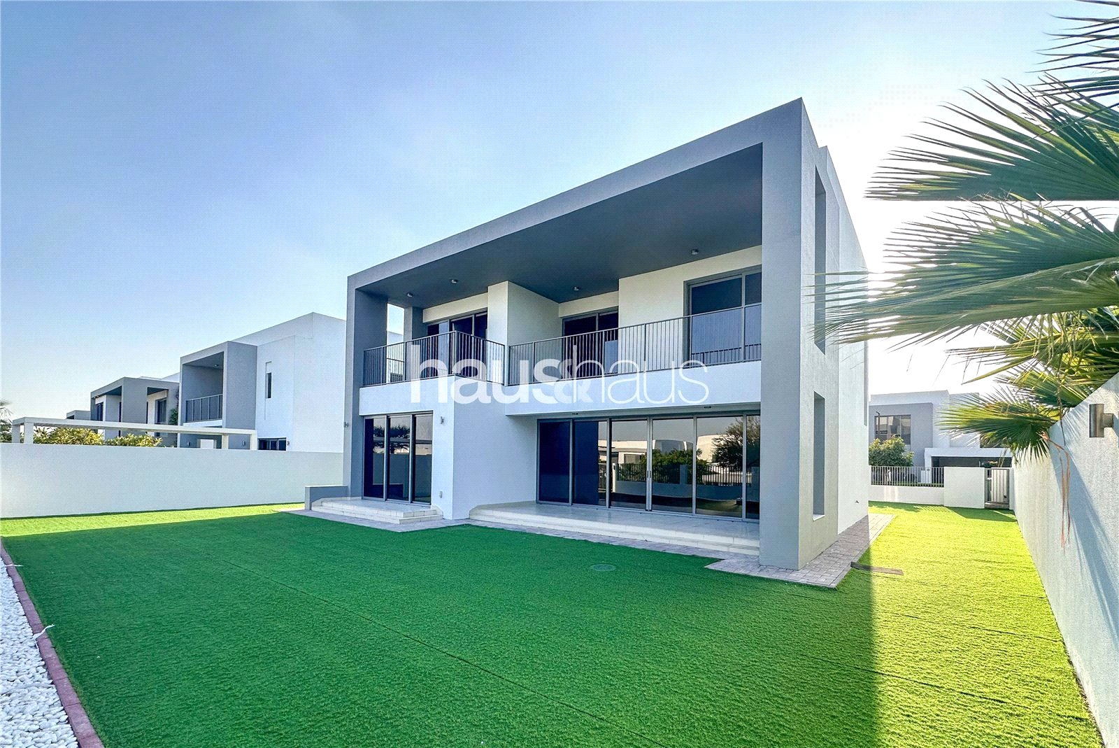 Stunning Five Bed | Close to Pool | Single Row