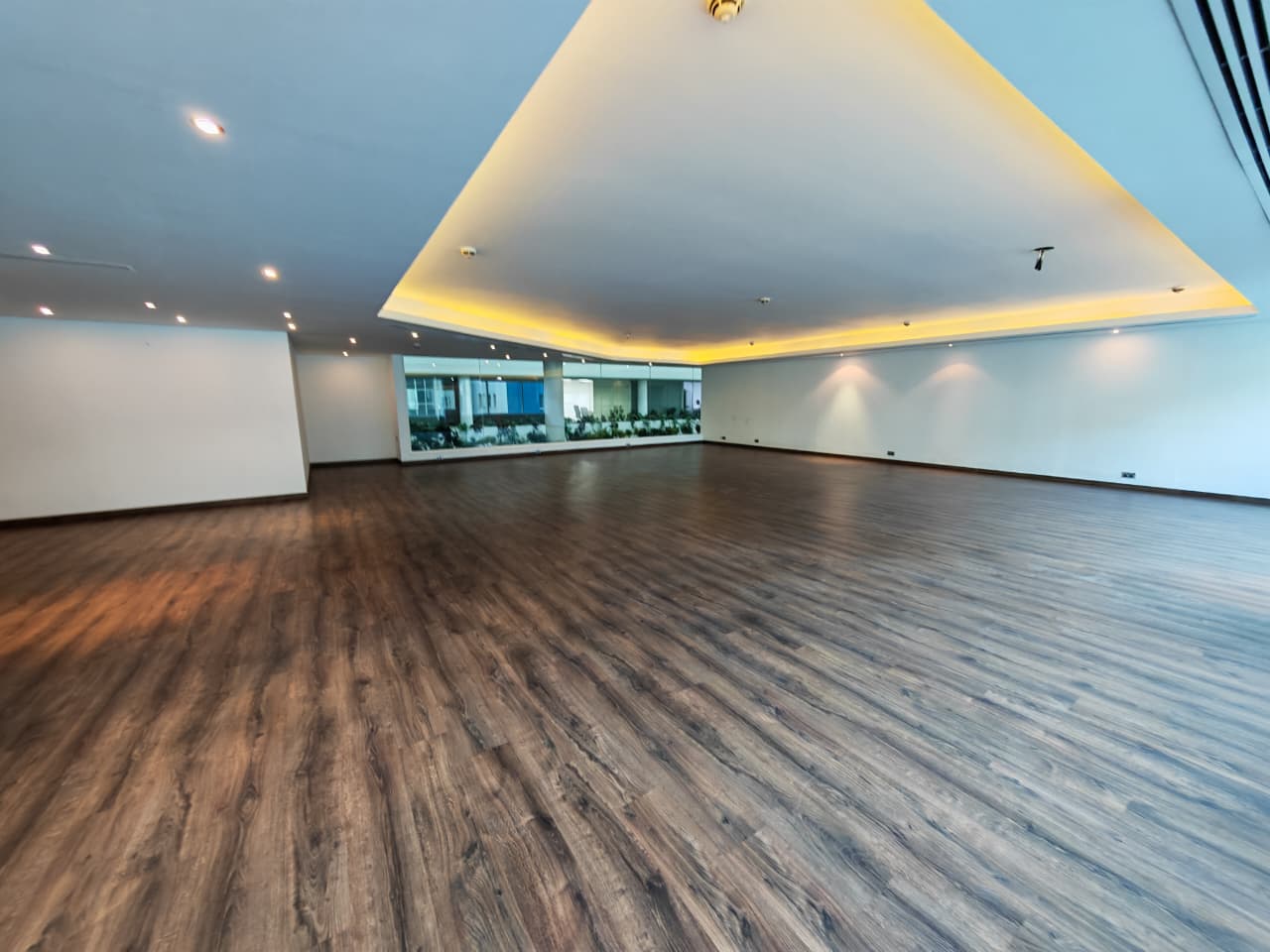SEPERATE OFFICE FOR RENT 1500 SQFT- NEAR ABUBAKR METRO STATION