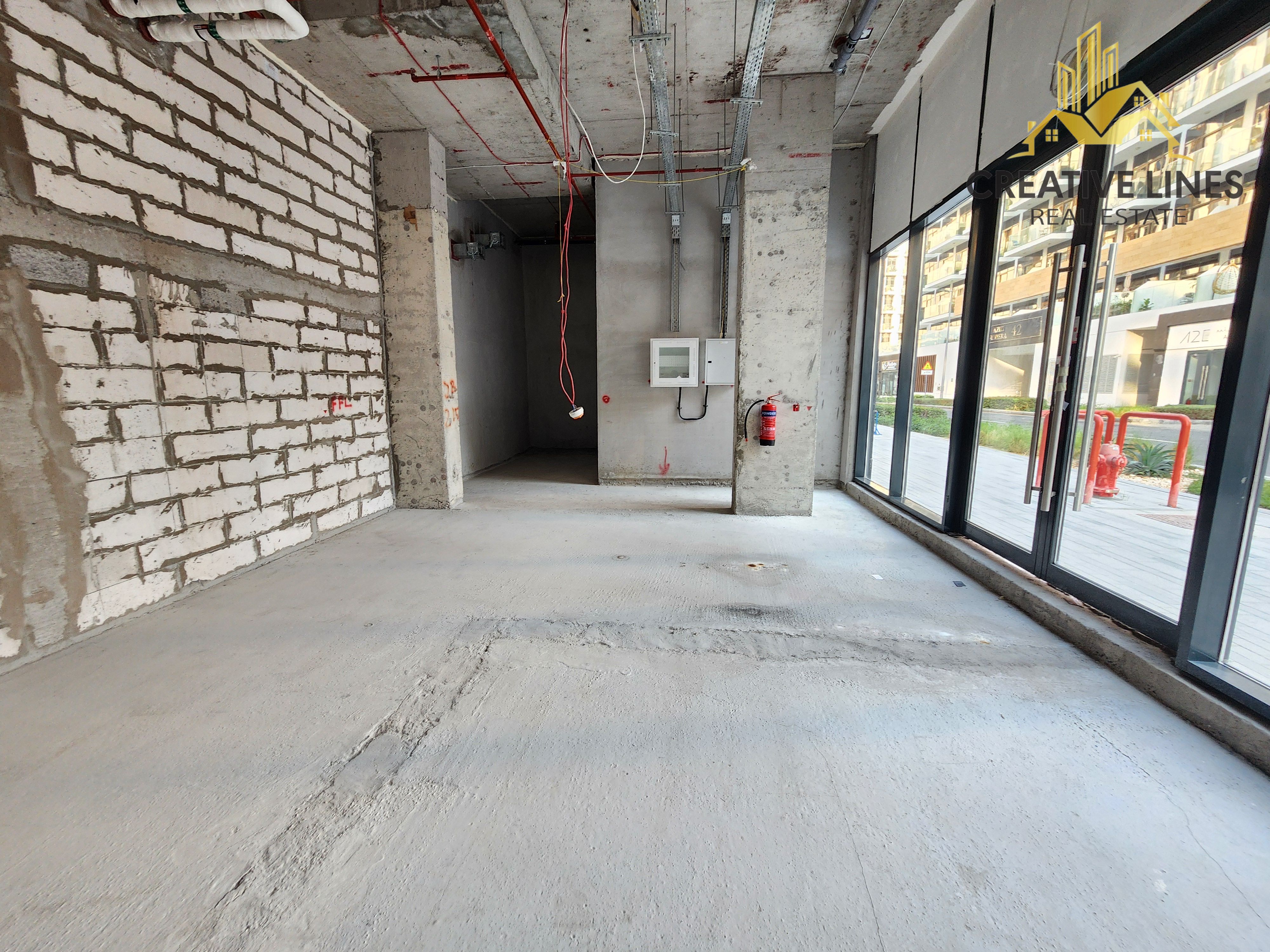 Shell and core prime location street view retail place available for rent