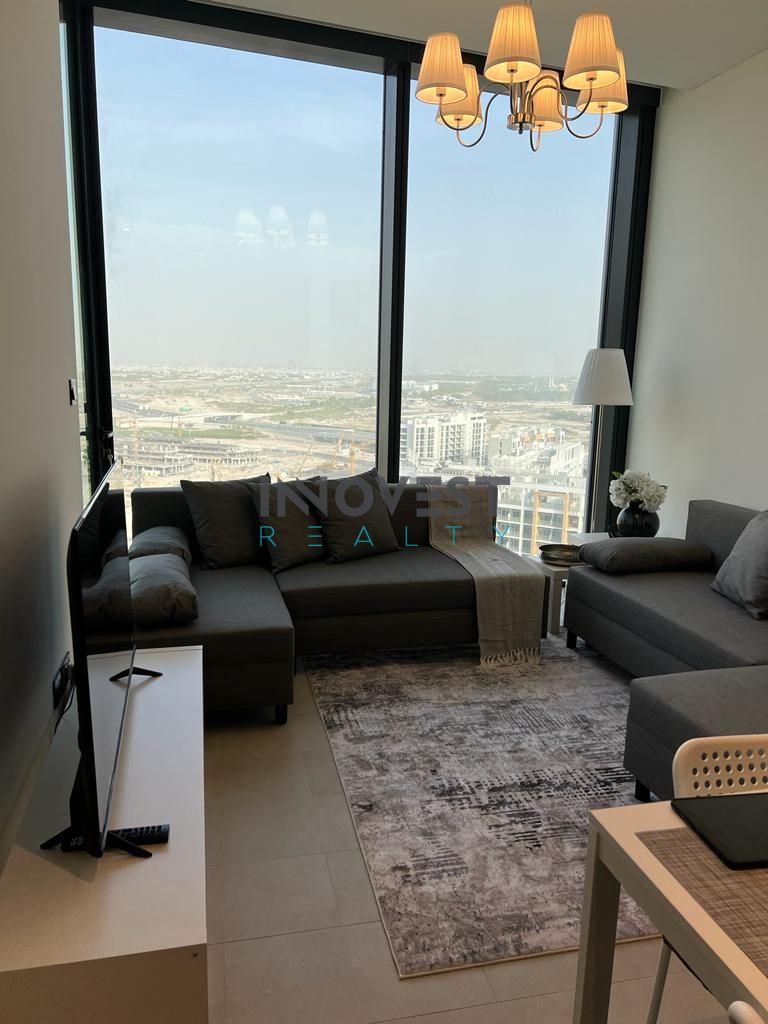 Stunning 1 Bedroom Apartment | High Floor | Lagoon View | Furnished