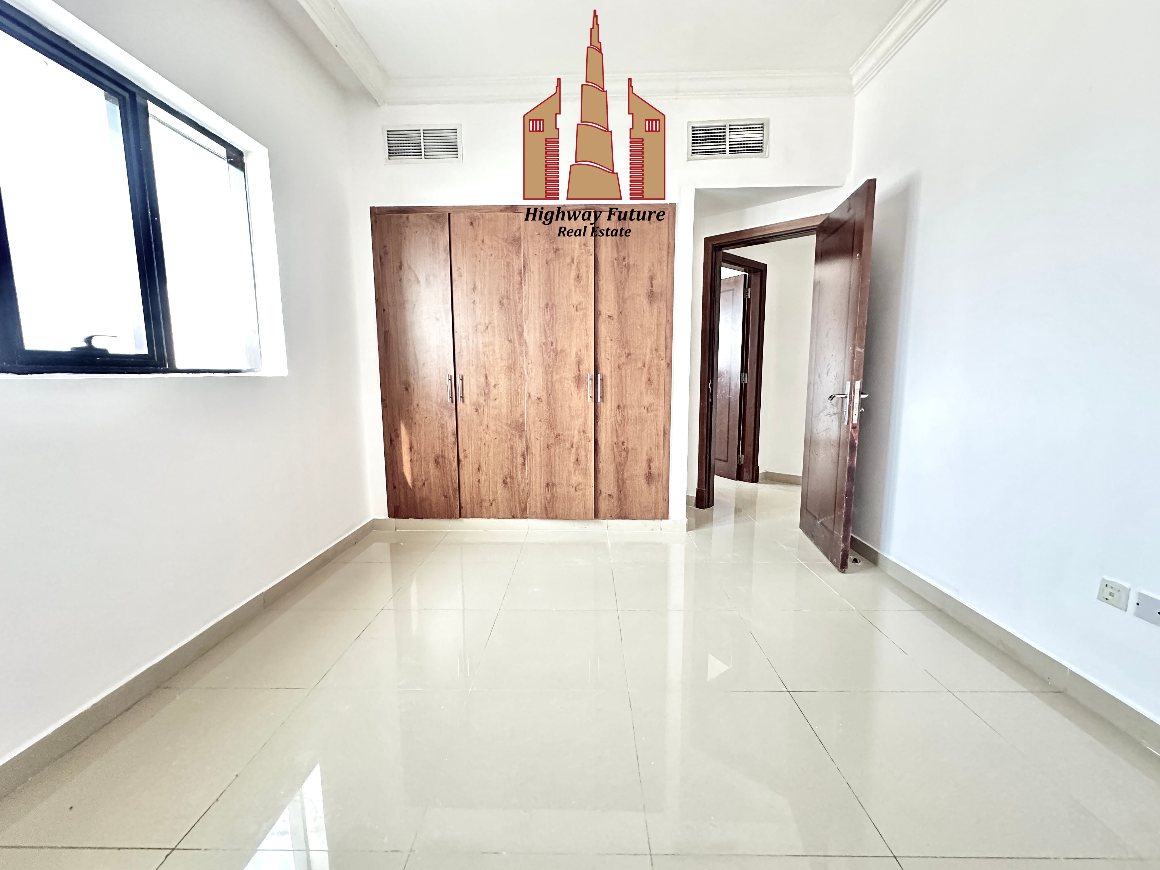 Spacious 3BHK WITH BALCONY/LAUNDRY ROOM WARDROBES COVERED PARKING