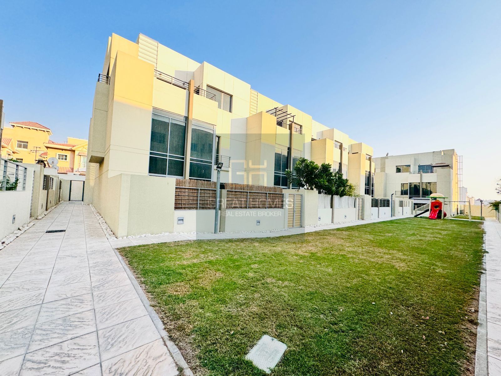 Specious 4 Master Bedroom Villa for Lease