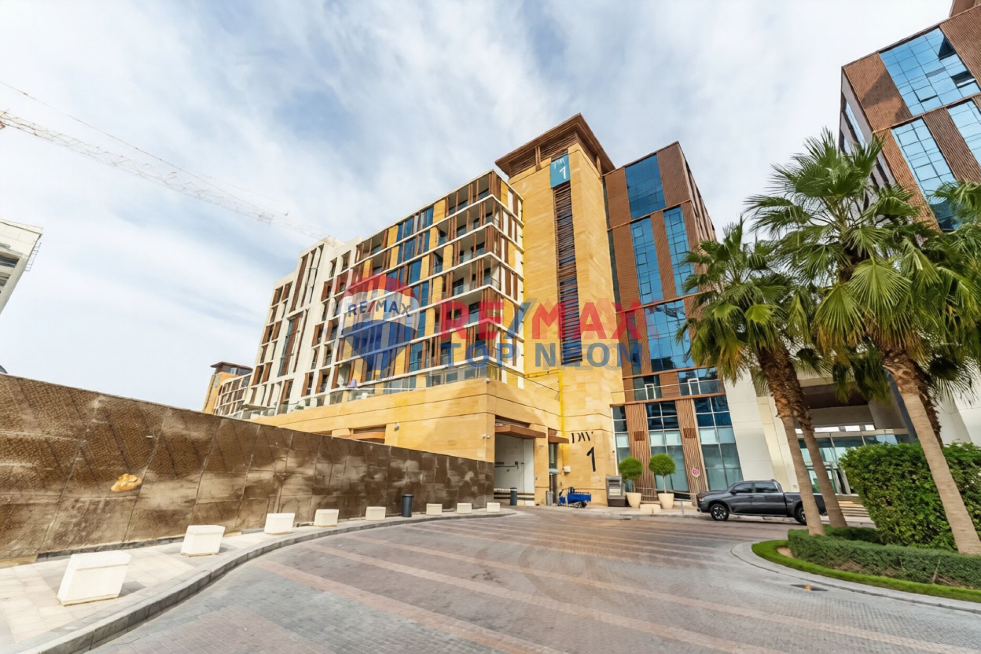 COMMUNITY VIEW | VACANT | UNFURNISHED