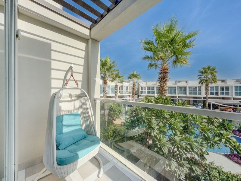 UPGRADED | VACANT ON TRANSFER | POOL VIEW