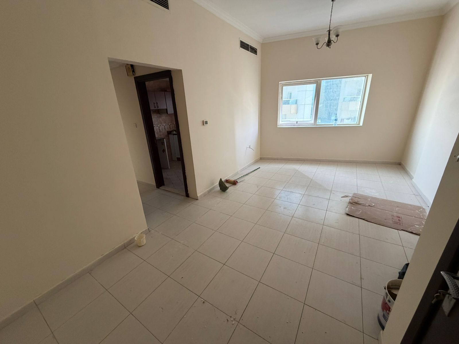 One bedroom and living room apartment in Al Rashidiya, Ajman, in a prime location next to Nesto Hypermarket and close to the cooperative society.