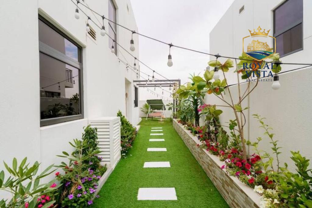 SINGLE ROW | DESERT VIEW | CORNER 3BR | CLOSED KITCHEN | R2EM | VASTU