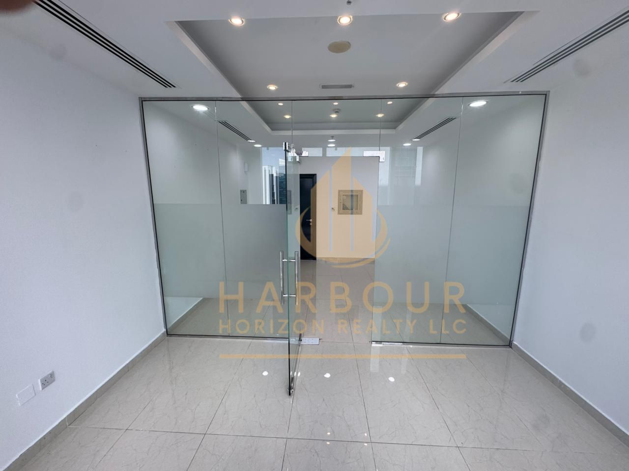 Fitted Office W Glass Partation Ready To Move