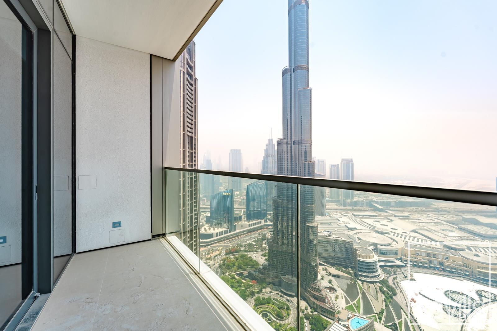 08 Series | High Floor | Burj and Fountain