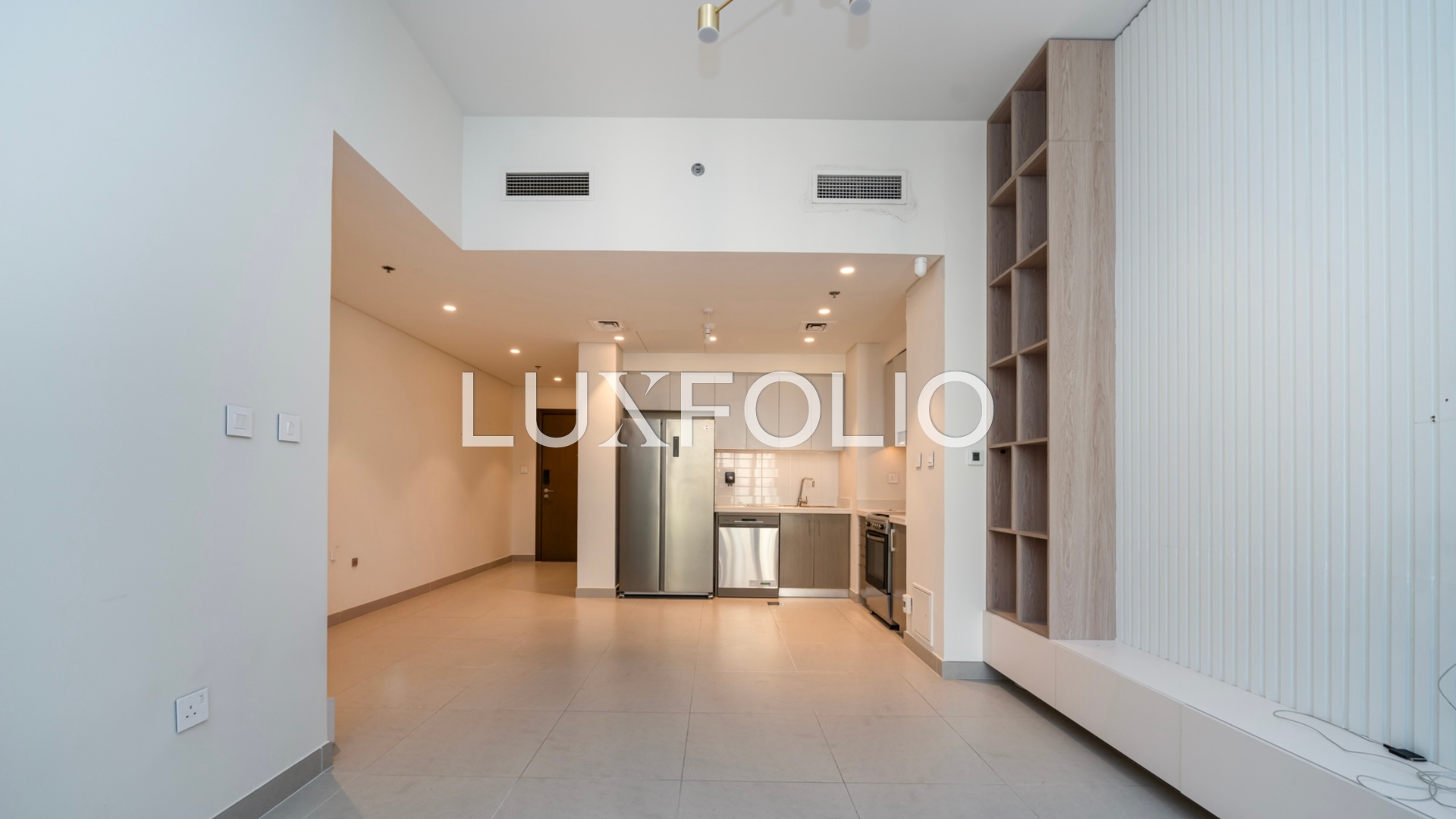 Unfurnished | Modern | Low Floor