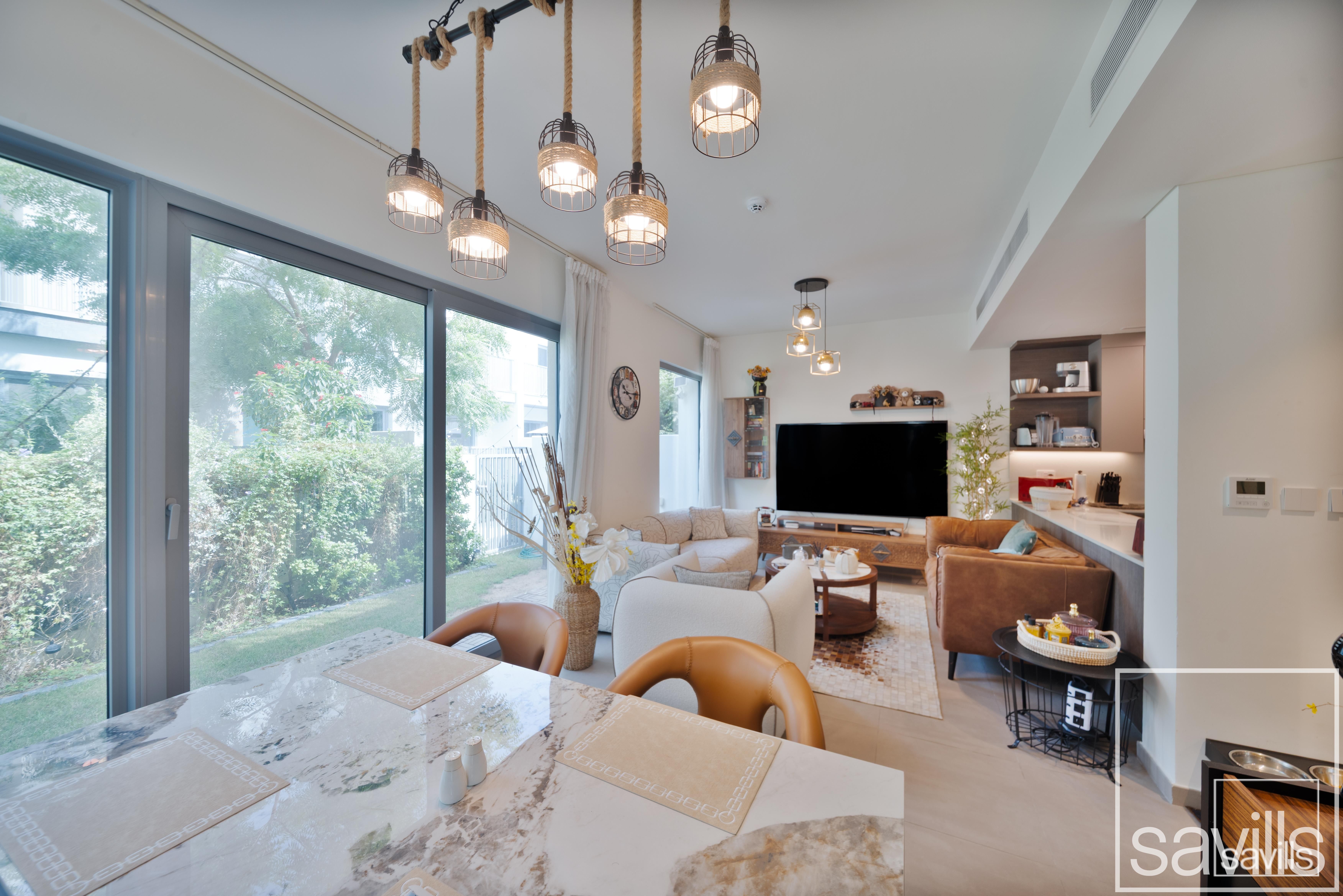 Close to Pool | Vacant | Corner Plot