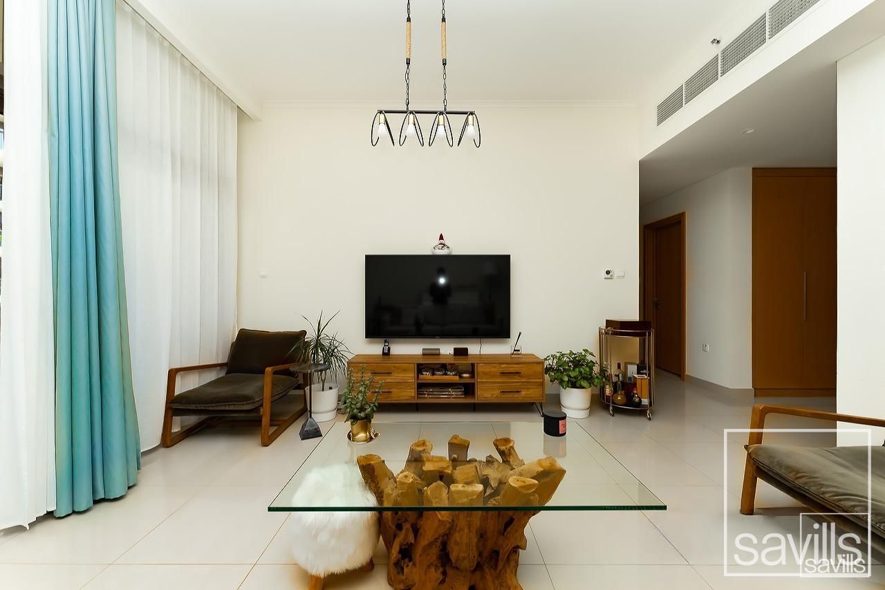 Tenanted Unit | Pool View | Great Investment