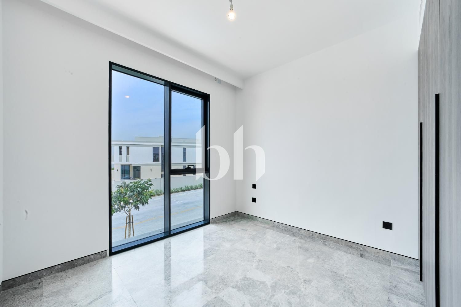 Open Kitchen | Marble | Close to Park