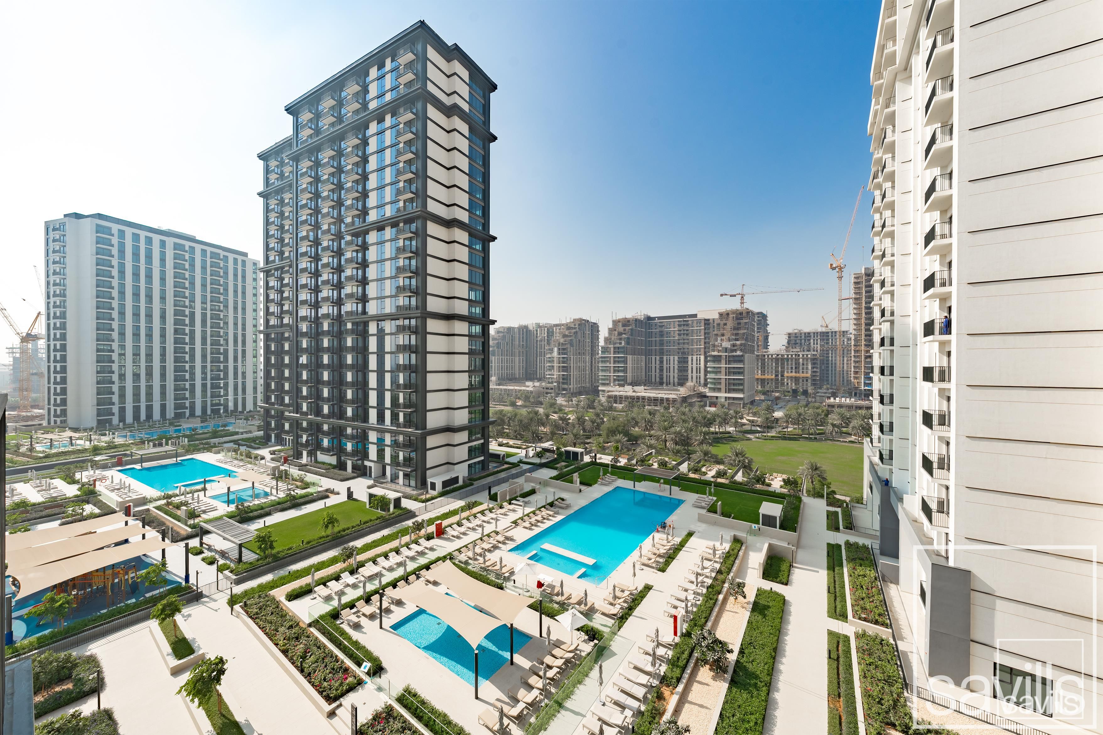 Pool and Park View | Modern 2-Bedroom | High Floor