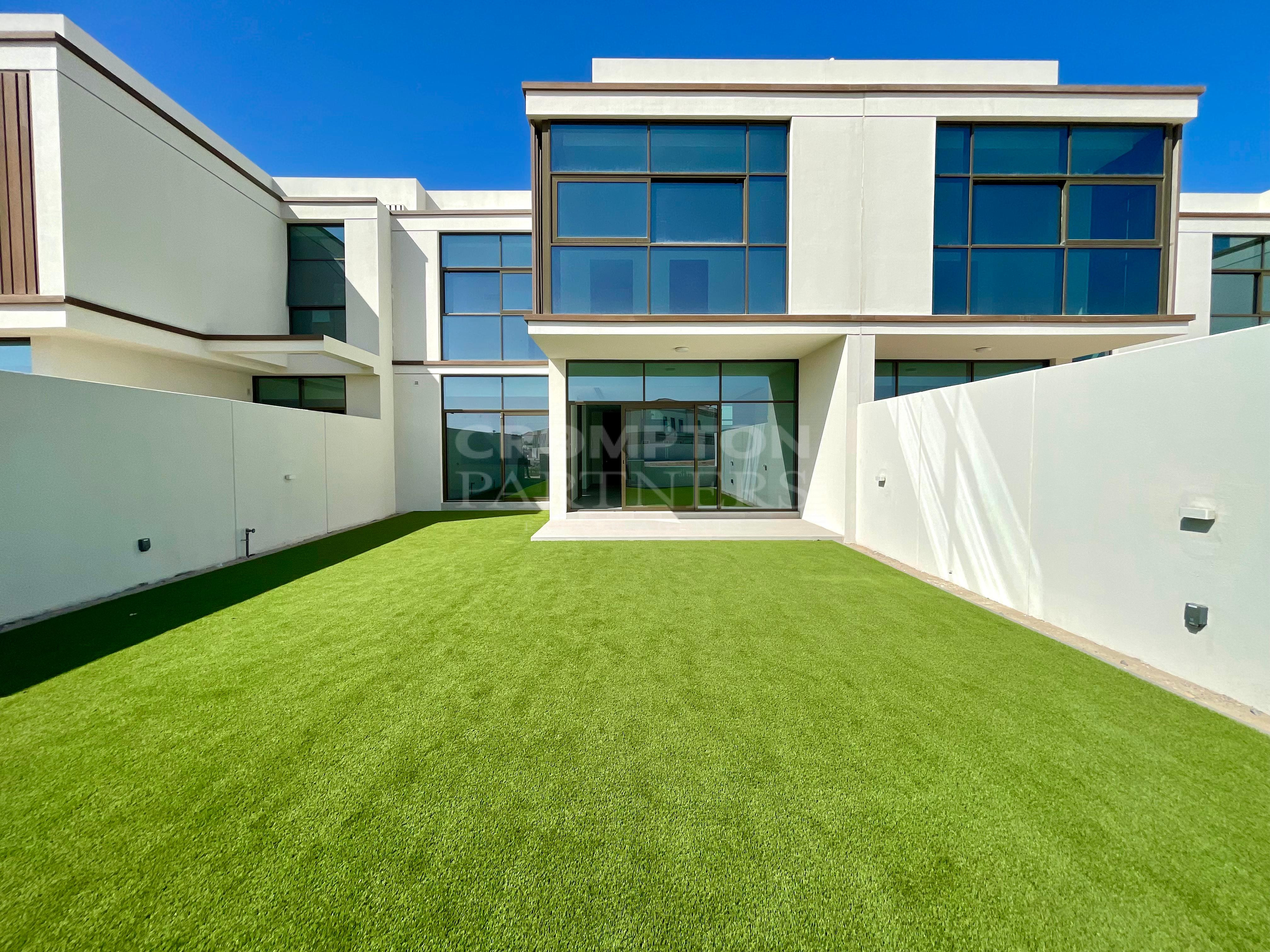 Direct on the Park | Single Row |Landscape Garden
