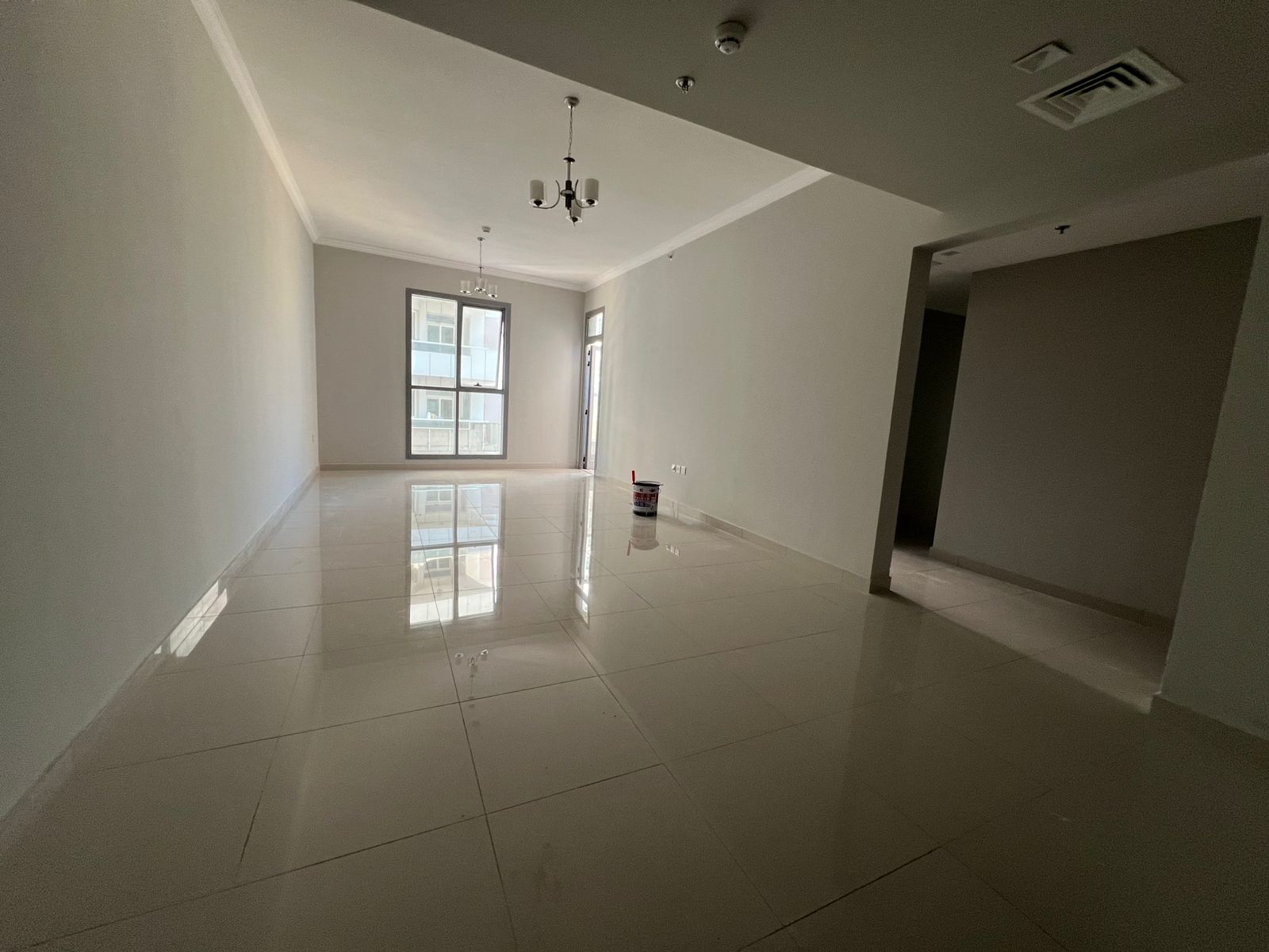 12 cheques | Free parking | Second tenant | Store | Balcony | Master rooms with built-in wardrobes | Free maintenance