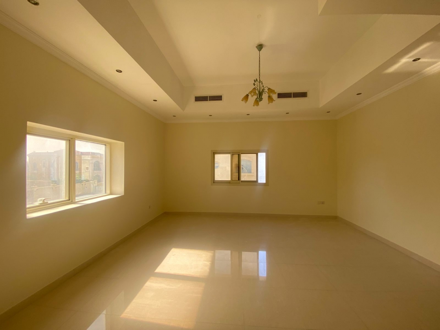 5BR VILLA | MAJLIS | LIVING HALL | MAID ROOM