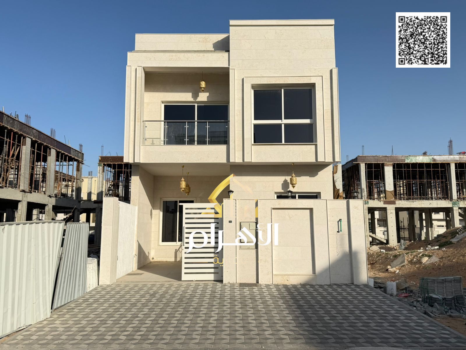 For sale: Townhouse villa with super deluxe finishing and exquisite decor, with the possibility of bank financing for 25 years, and close to Sheikh Mo