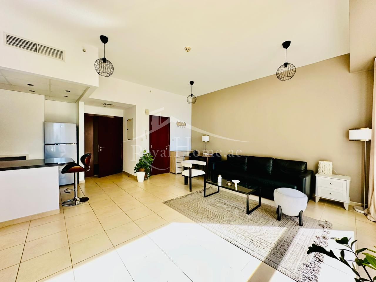 Luxury Living|Premium Furnished|Beachfront Access