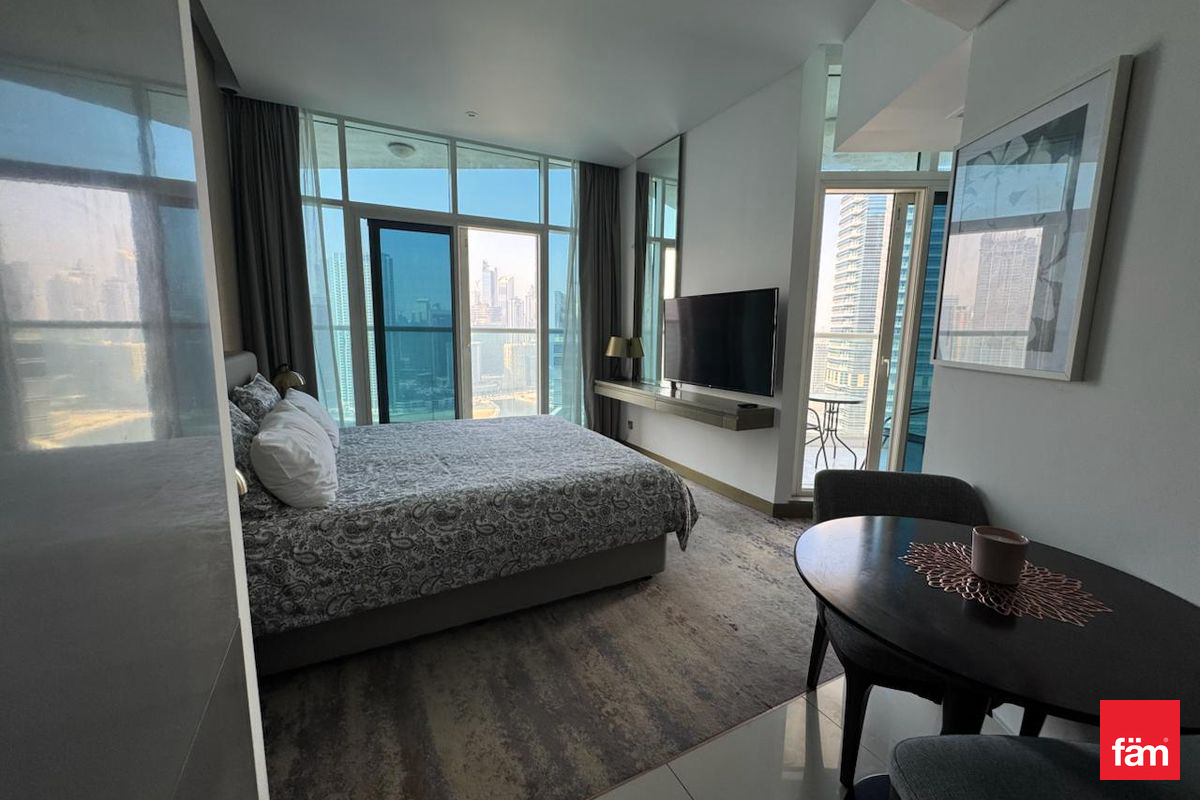 Luxury Unit | High Floor | Full Canal View