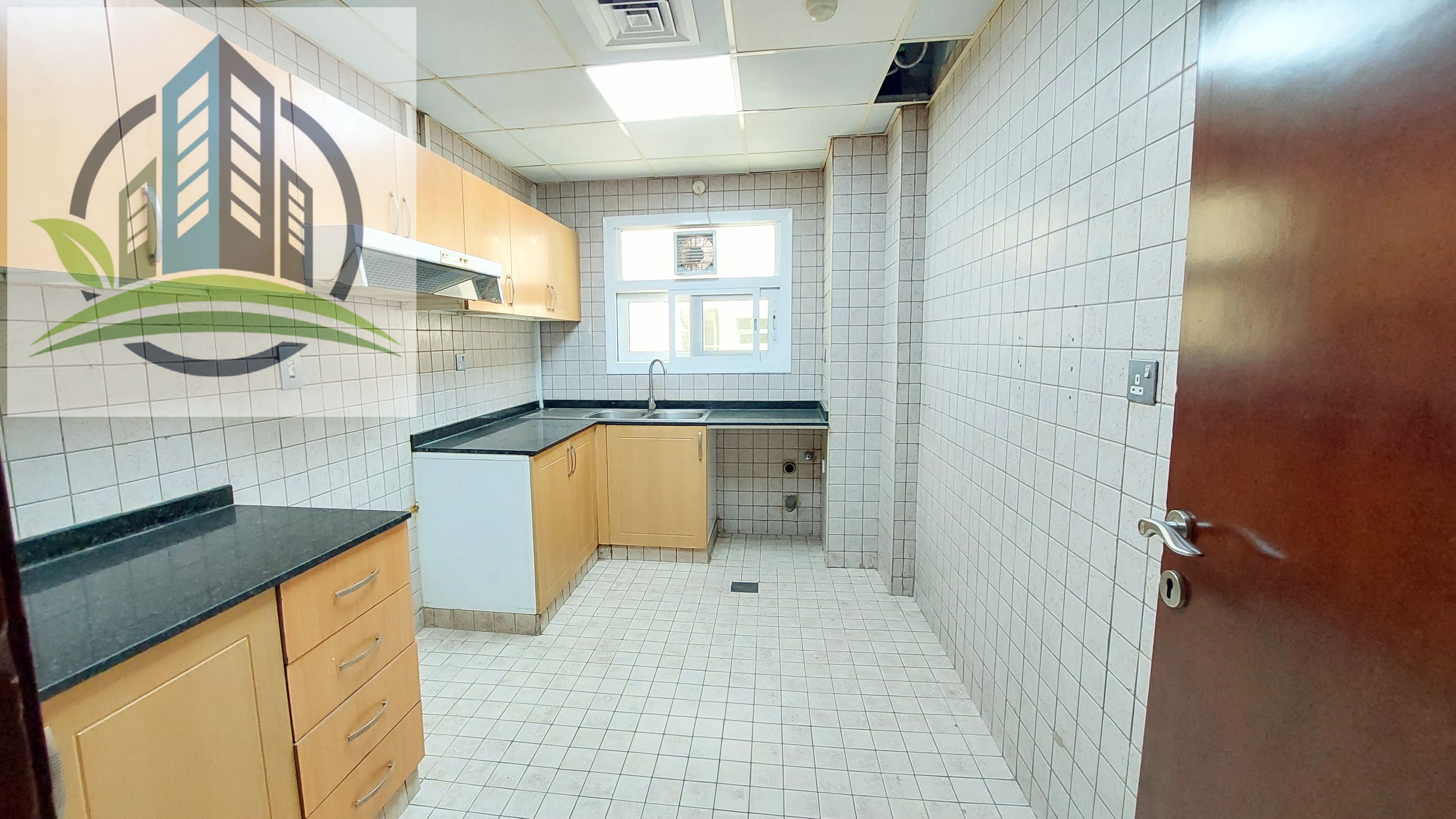 Spacious 2BHK--3Bathroom --Rent 70K=-Close Centrial School