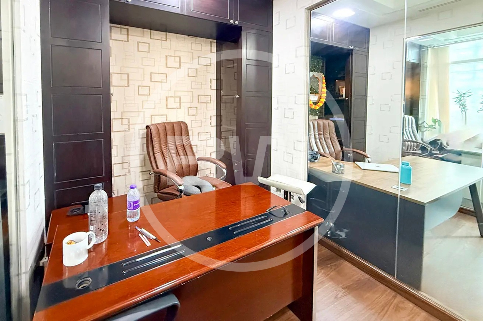 VACANT | FULLY FITTED | CANAL VIEWS | FURNISHED
