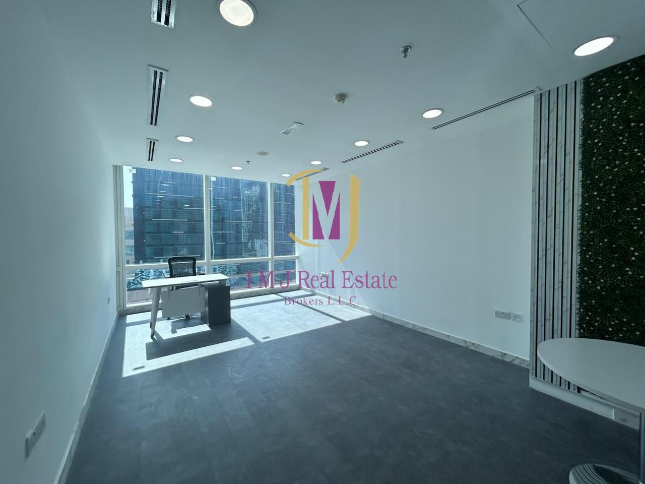 UNFURNISHED | FITTED | MID FLOOR | COMMUNITY VIEW