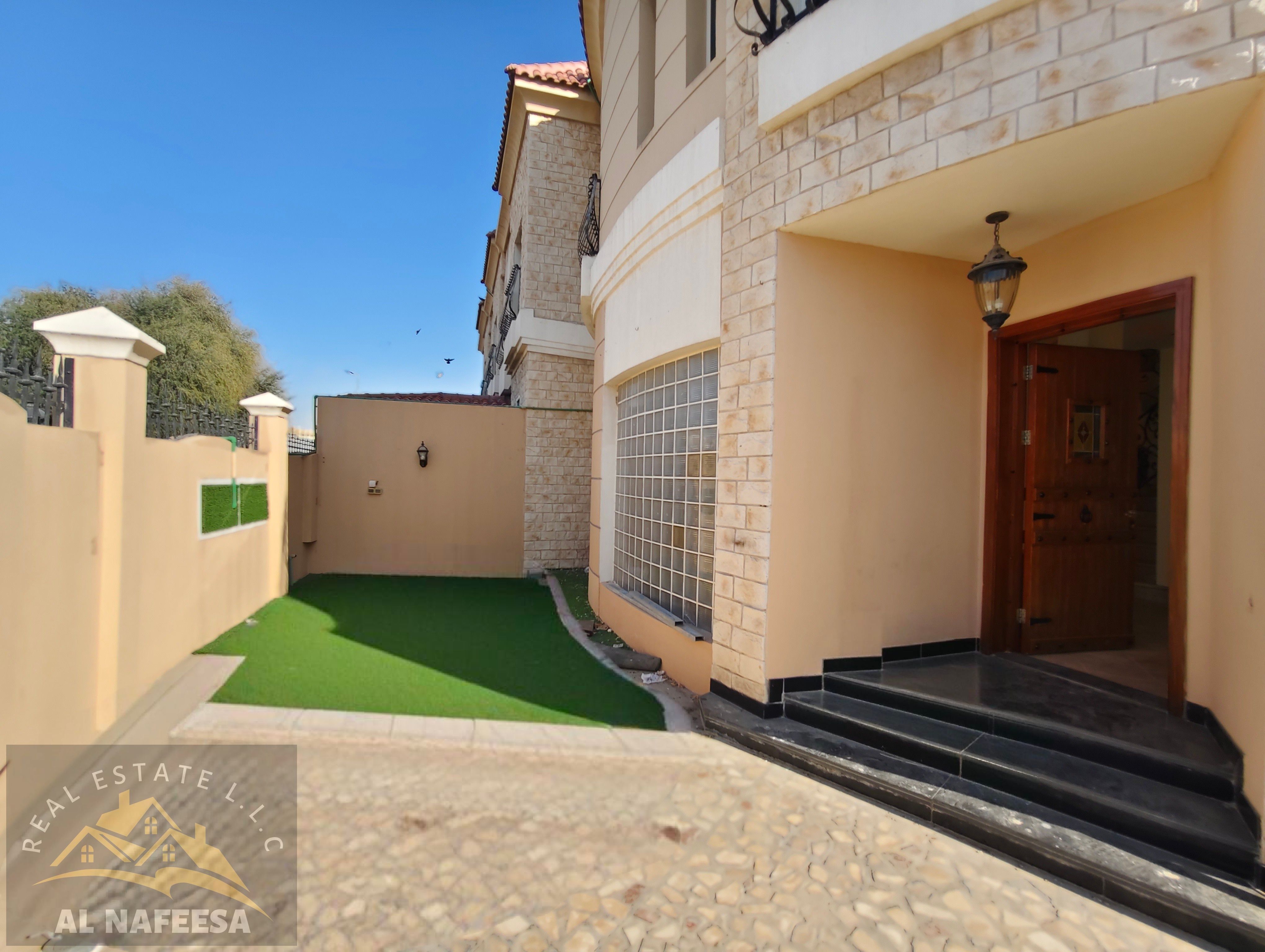 3 MASTER BEDROOM'S - PRIVATE ENTRANCE