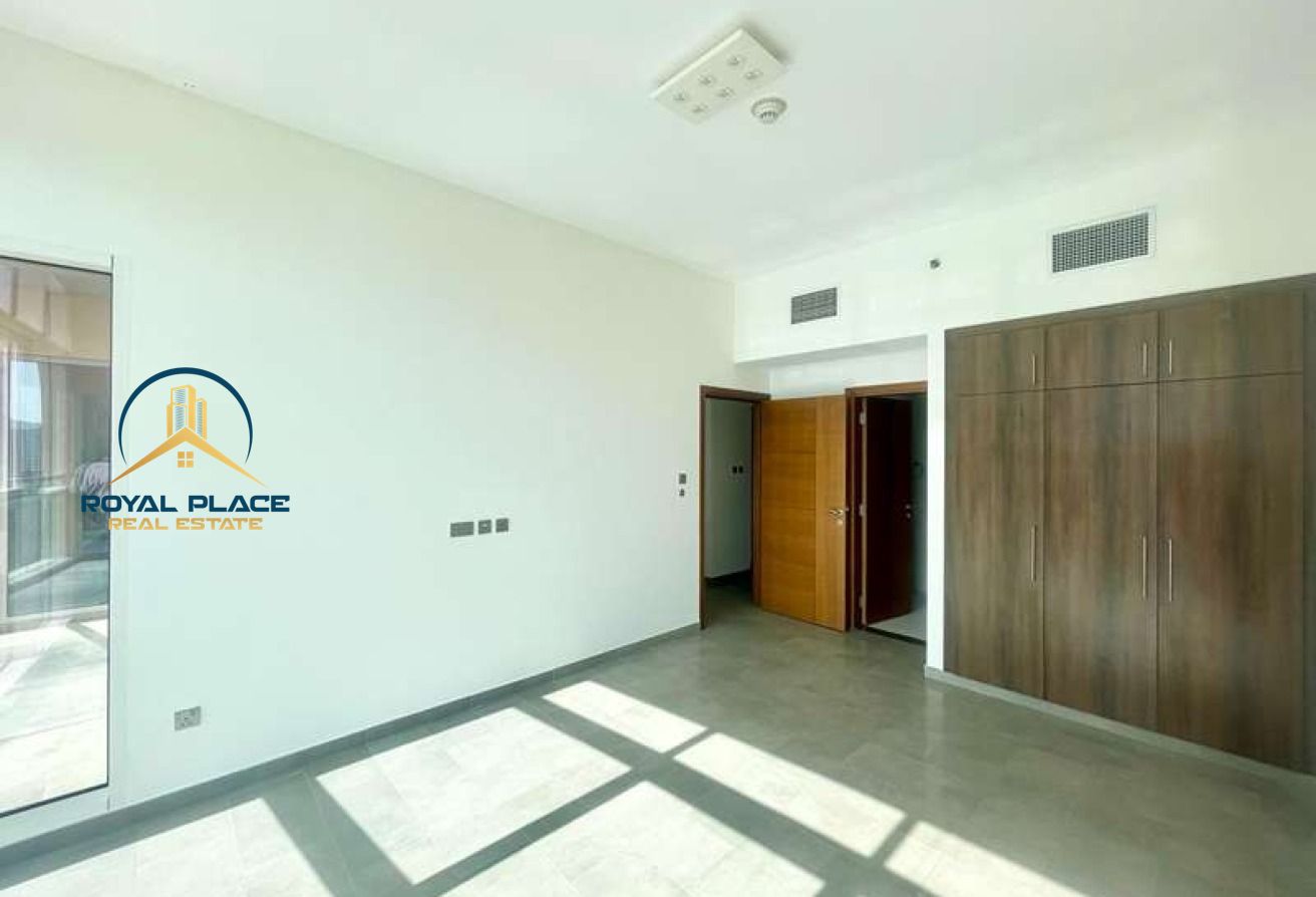 Distinctive|Peaceful |Light Filled |Vacant | Views