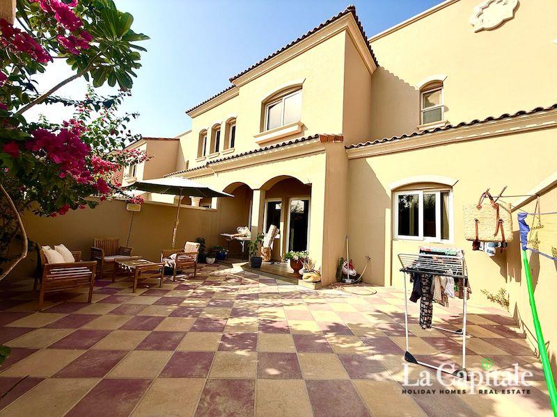 Single Row | 2 bed, 3 bath + Maid | Near Entrance