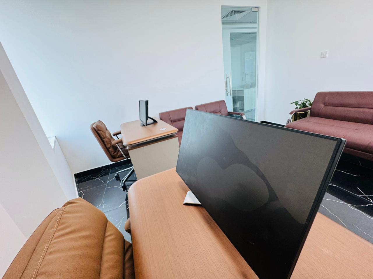 Modern Office | Bank Account Assistance | Free Amenities