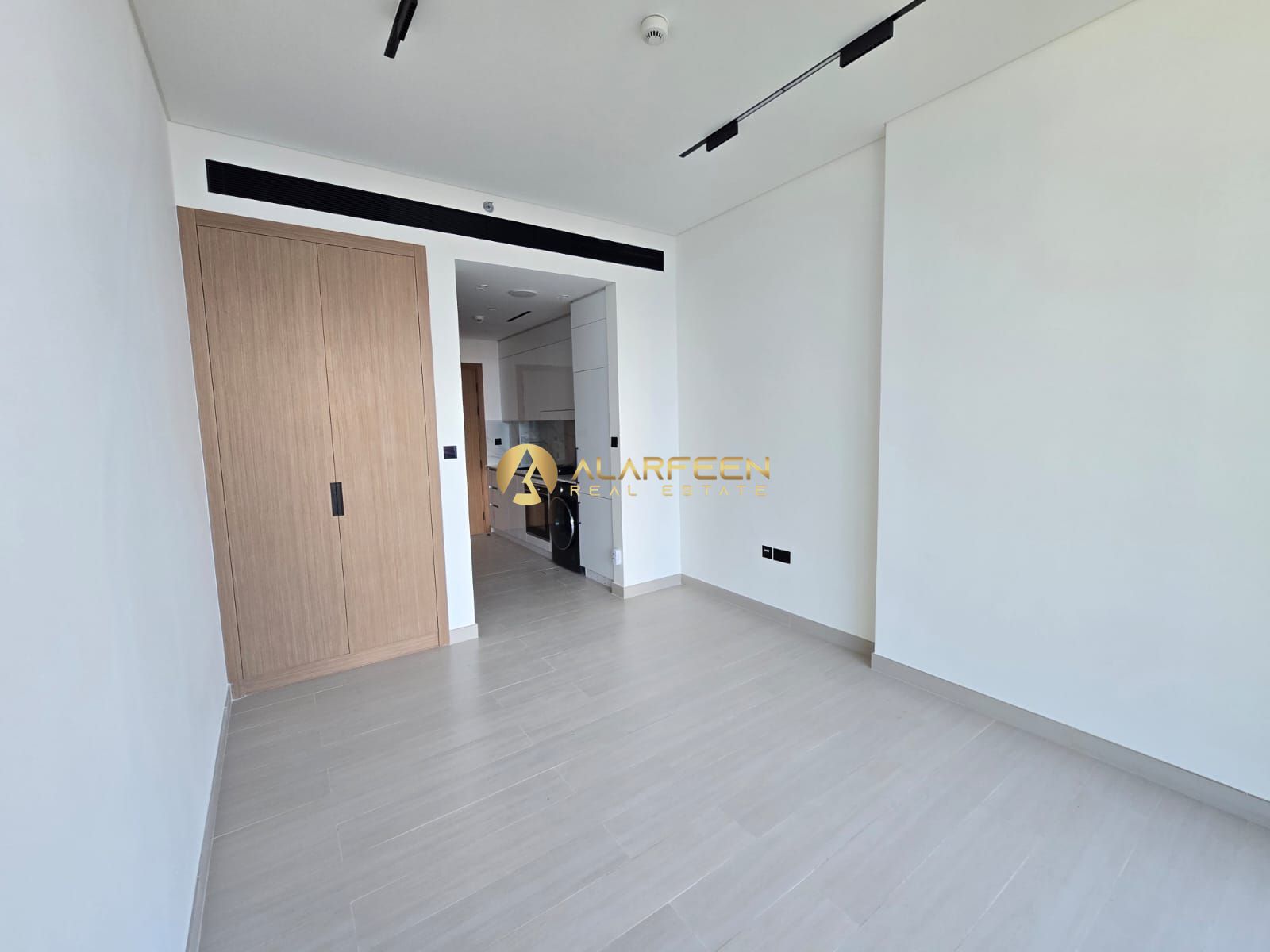 Fitted Kitchen | Prime Location | Ready To Move