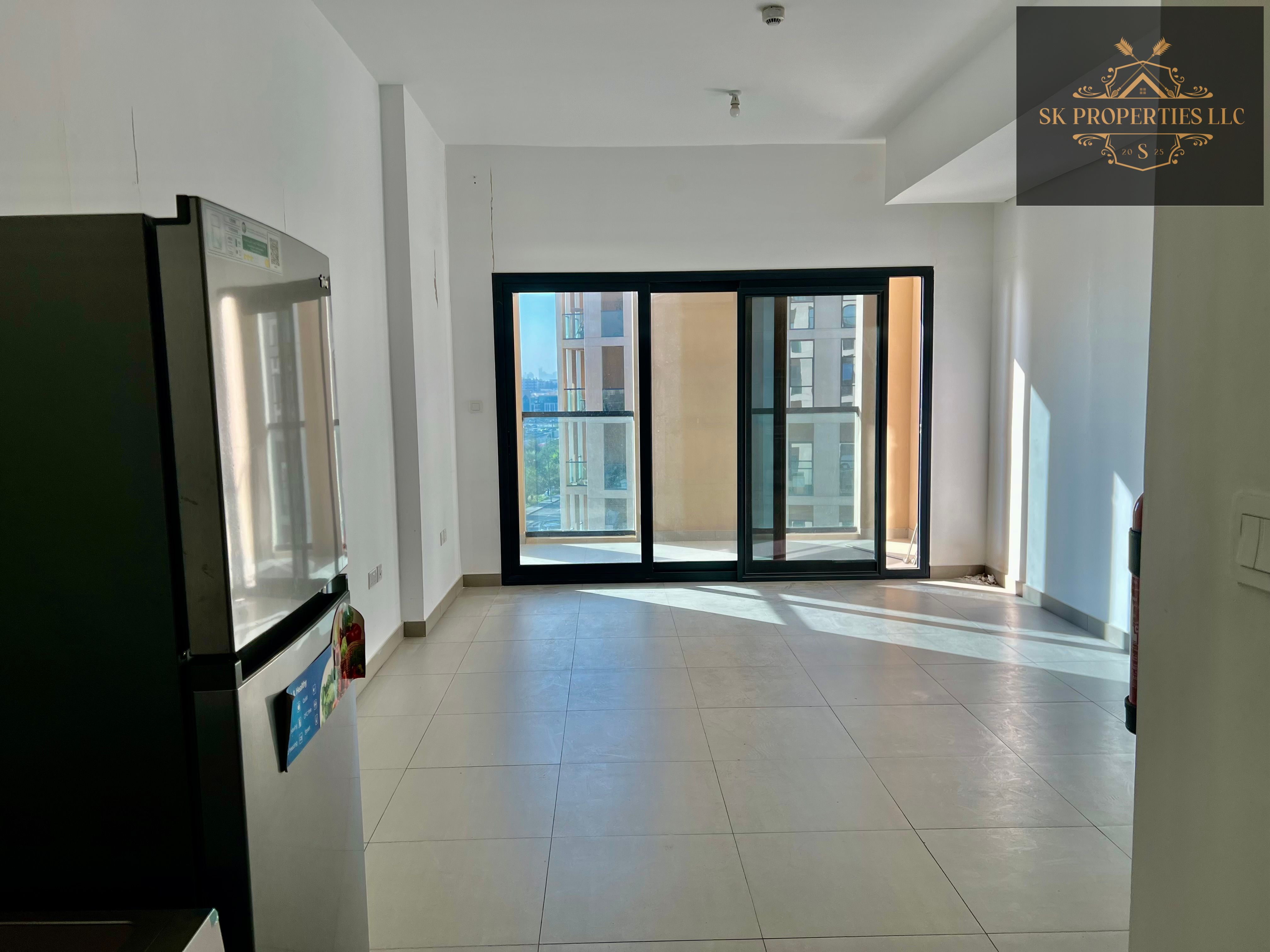 Luxurious Semi-Furnished Studio | 500 Sqft | Covered Parking | 40K in 4 Cheques | Mamsha Sharjah