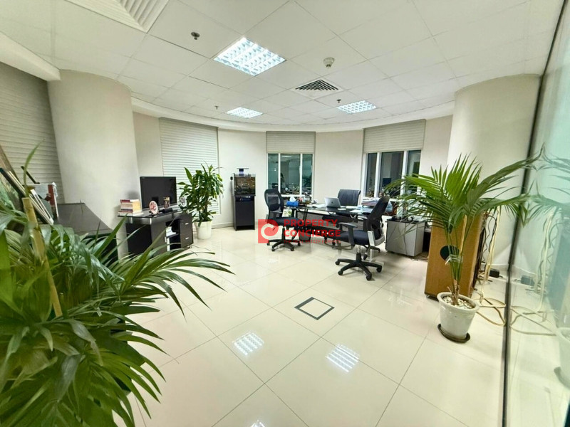 Furnished I Fitted Office with Partition