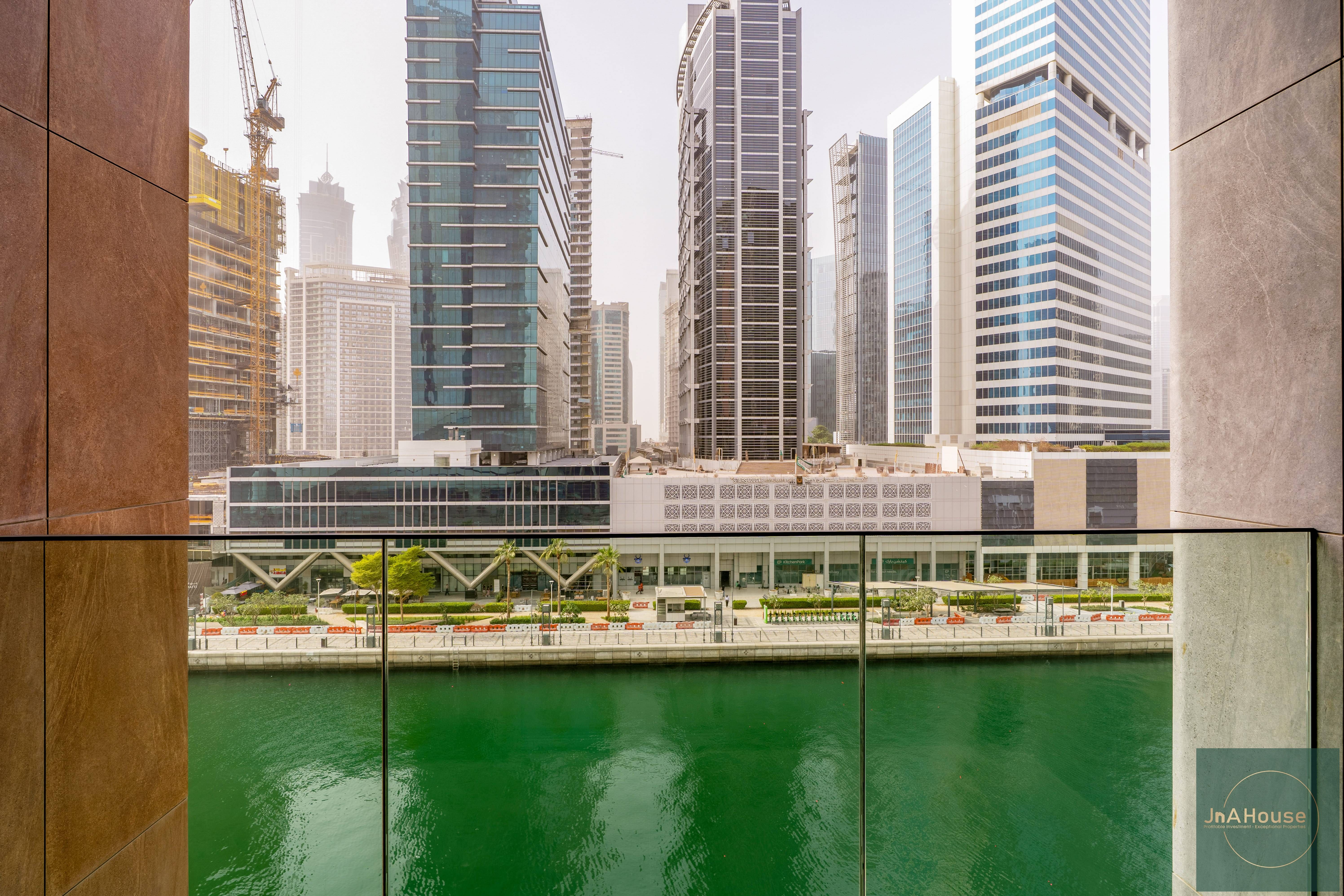 Ready to Move I Waterfront Simplex | Best-Priced