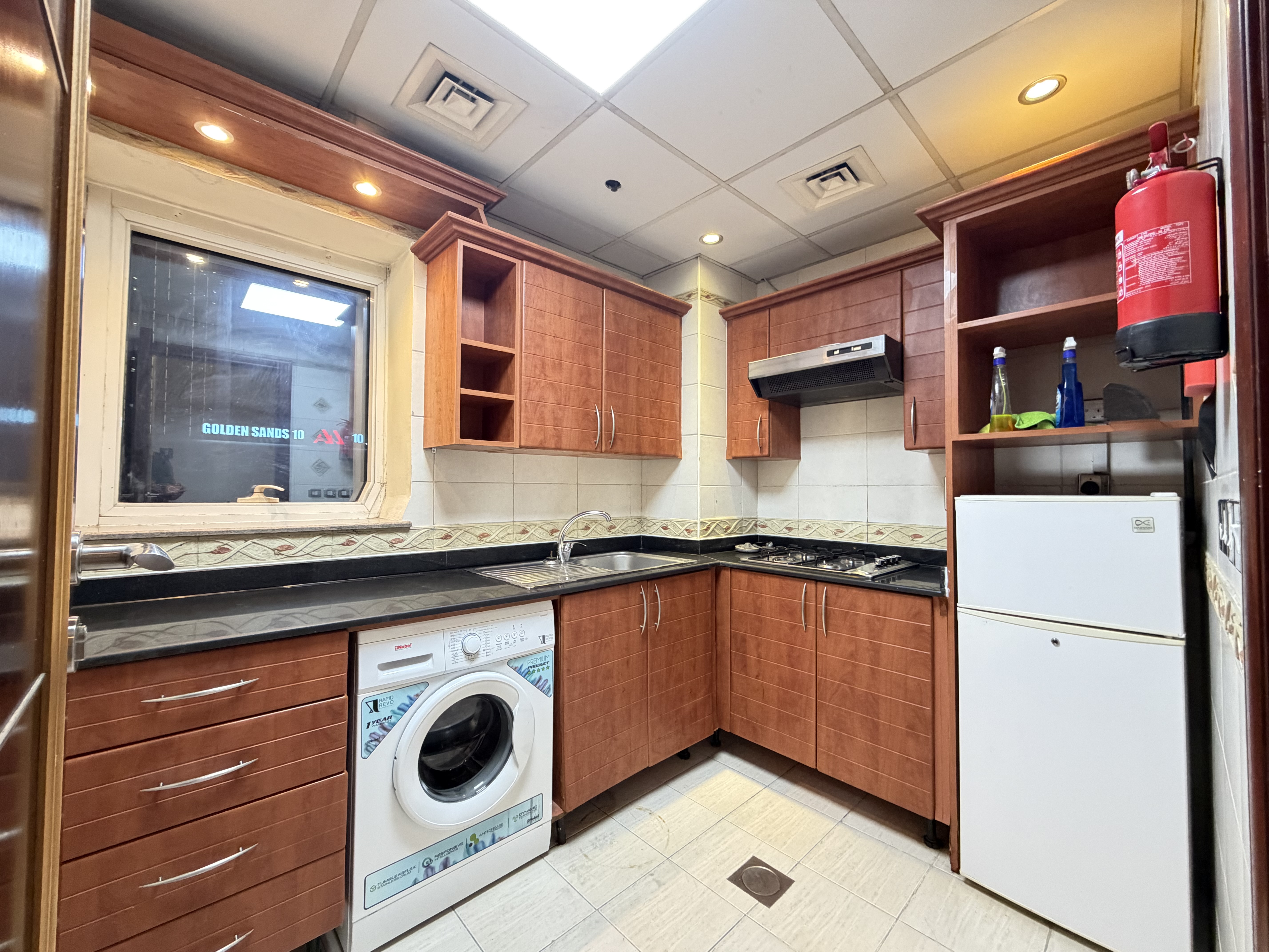 Fully Furnished 1BHK || Near Mall & Metro Station || Prime location ready to Move