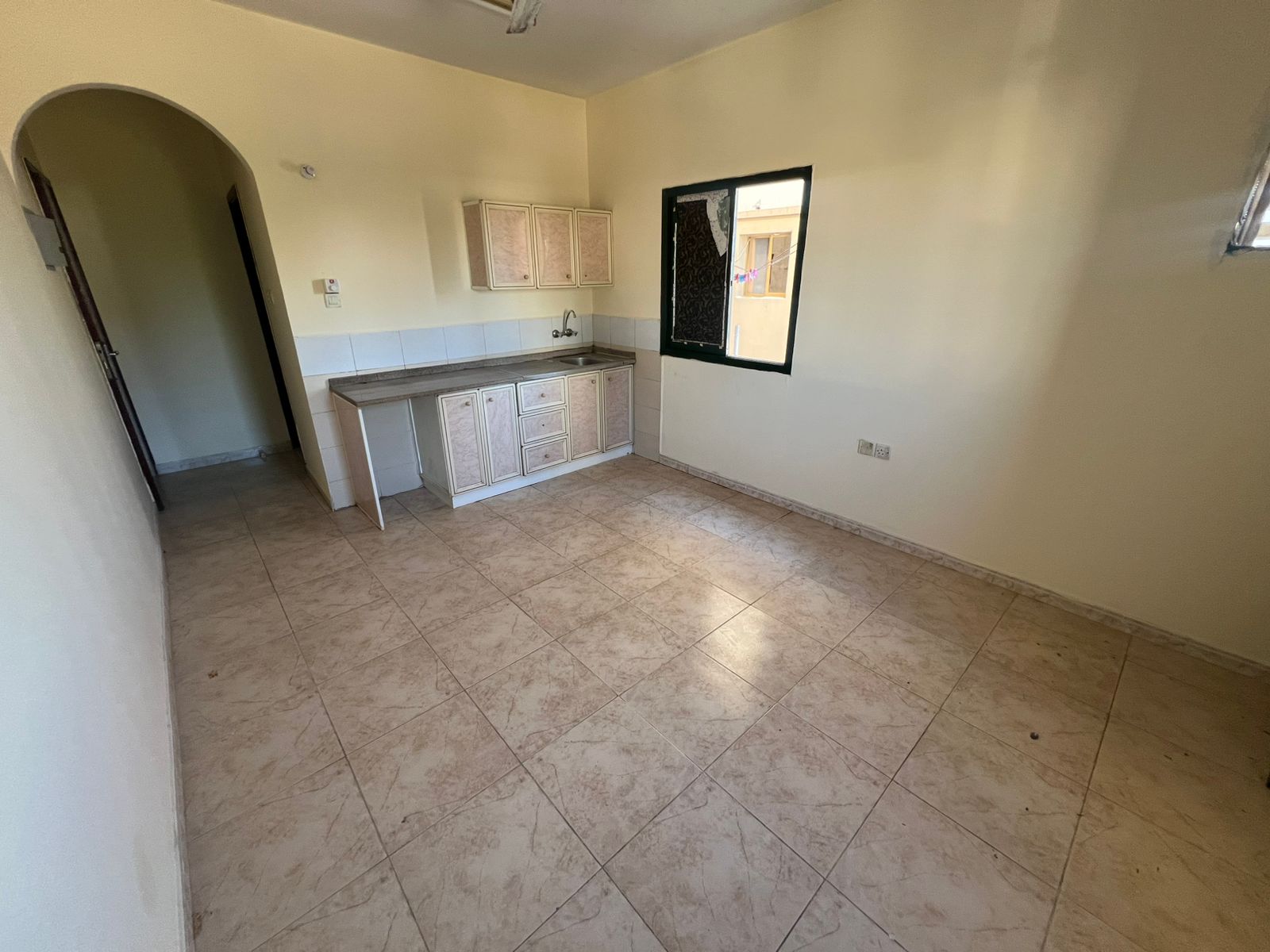 A great opportunity at an affordable price: a distinctive studio apartment – Price: AED 16,000 per year – Al Rashidiya, Ajman