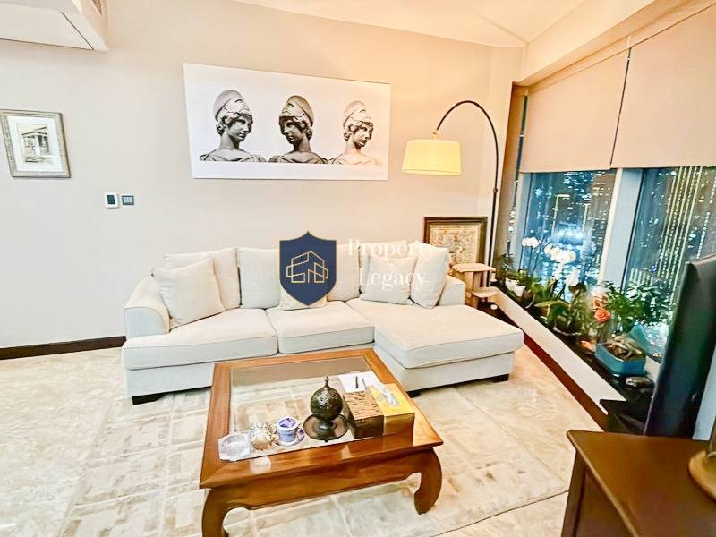 Vacant | 12 Cheques | Upgraded Unit