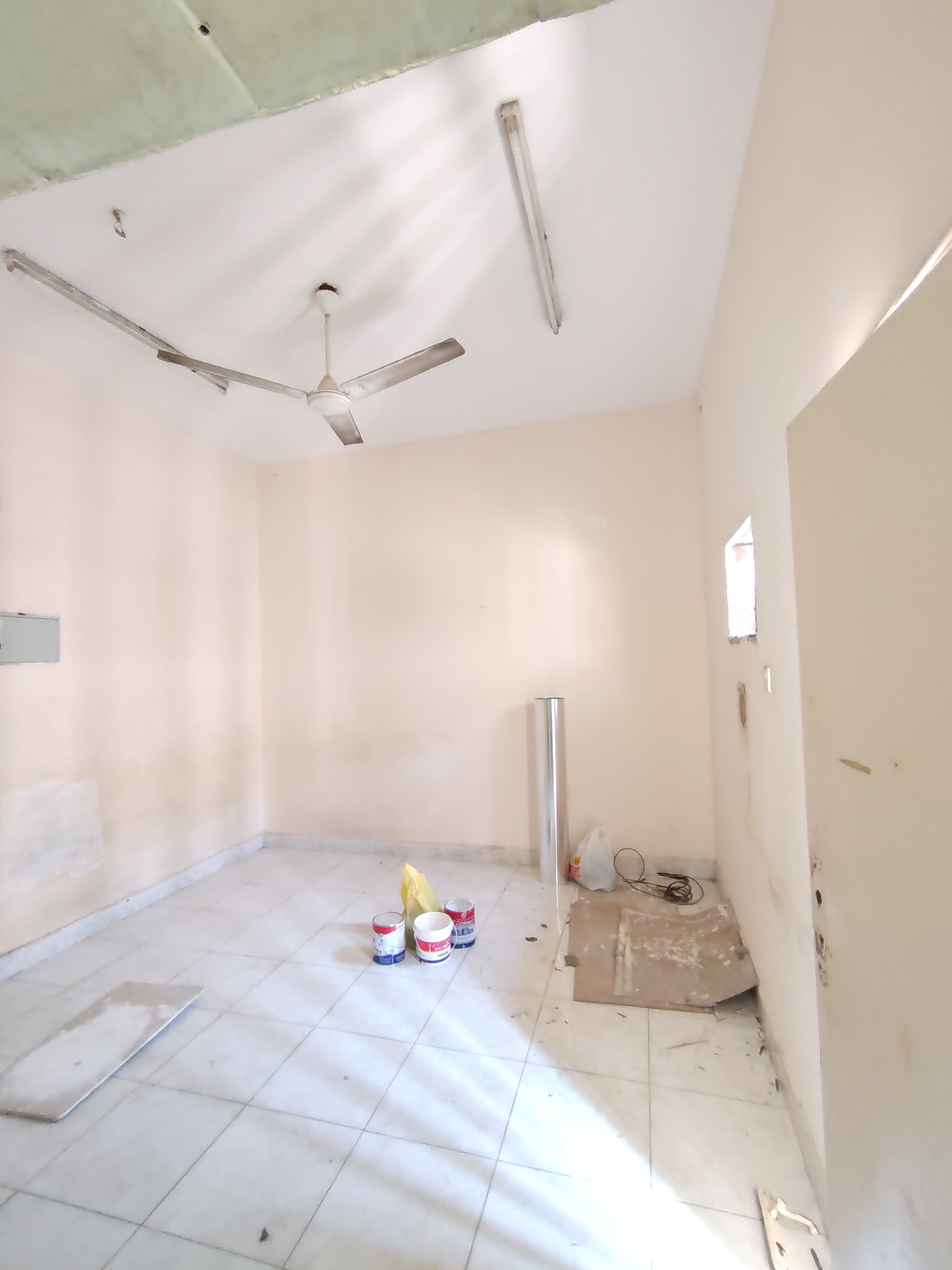 HOT OFFER STUDIO WITH CLOSE KITCHEN WITH BALCONY OUTSIDE FREE PARKING AVAILABLE RENT ONLY 18K