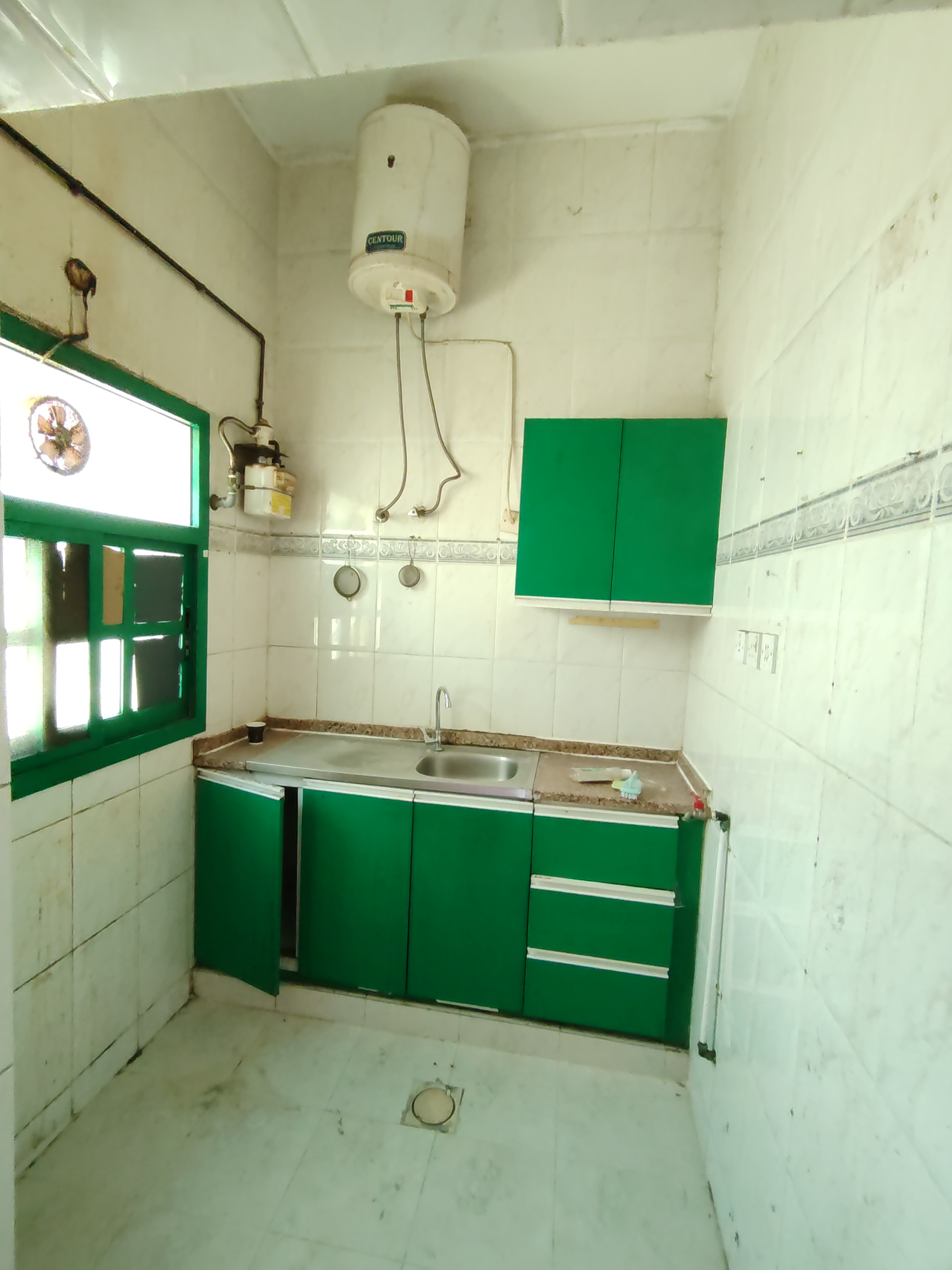 BIG OFFER STUDIO WITH CLOSE KITCHEN WITH BALCONY OUTSIDE FREE PARKING AVAILABLE RENT ONLY 18K