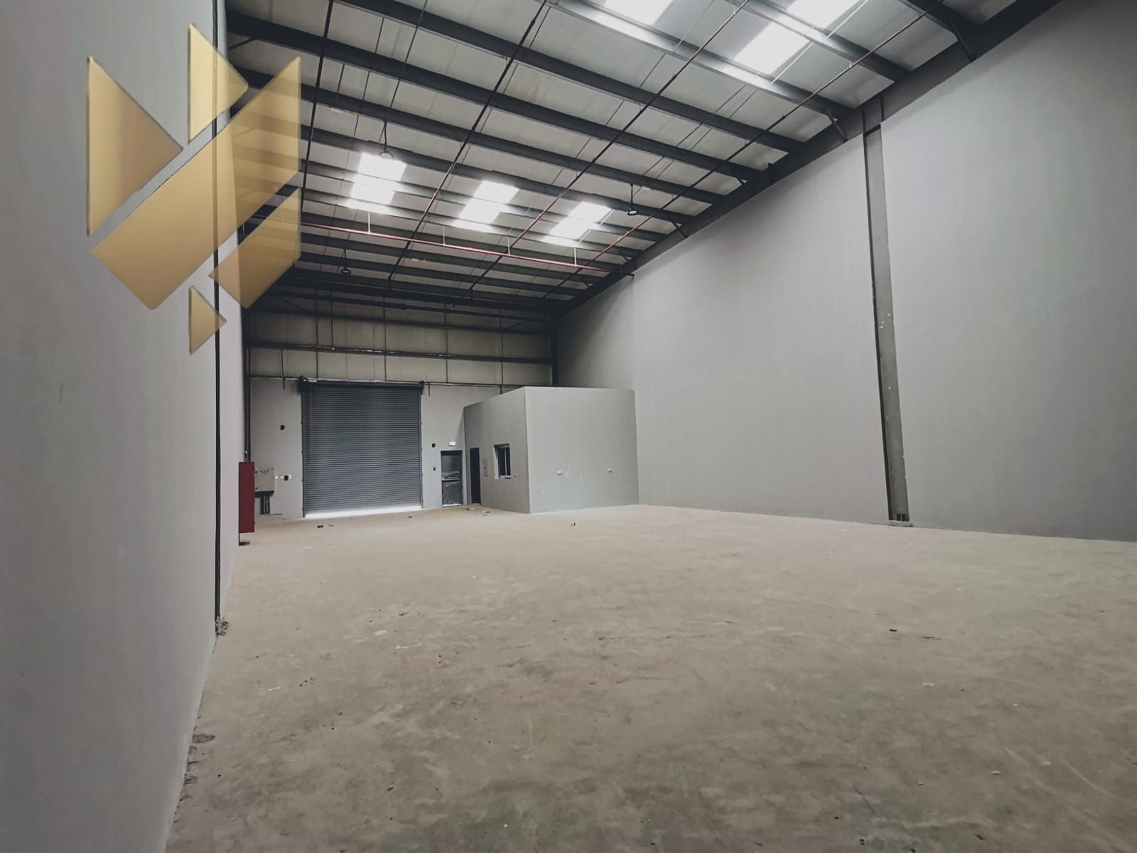 For Rent – Warehouse in Al Sajaa Strategic and vibrant location Spacious area High ceiling 150 kW electricity capacity Suitable for an