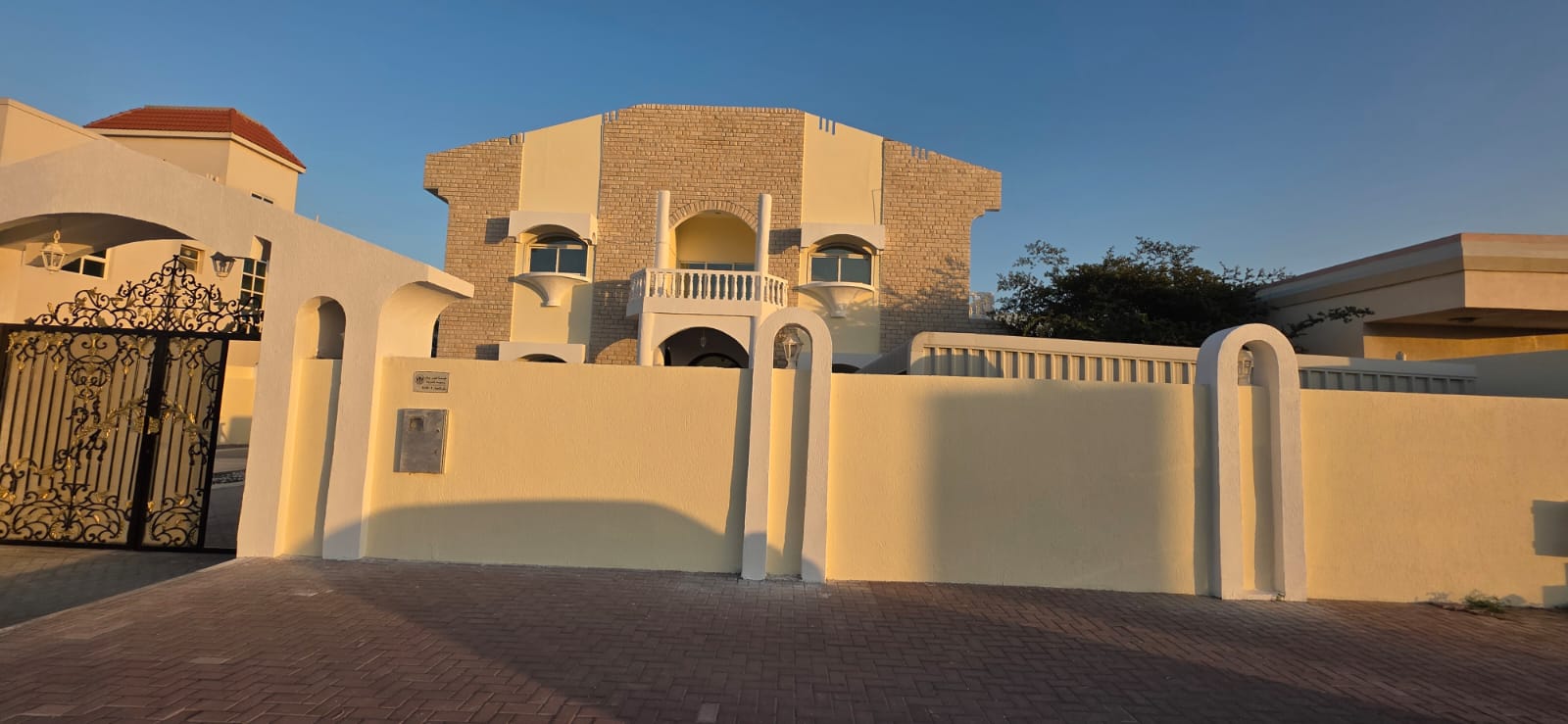 ***Stunning 6Bhk Commercial Villa in Al Ramtha Area***