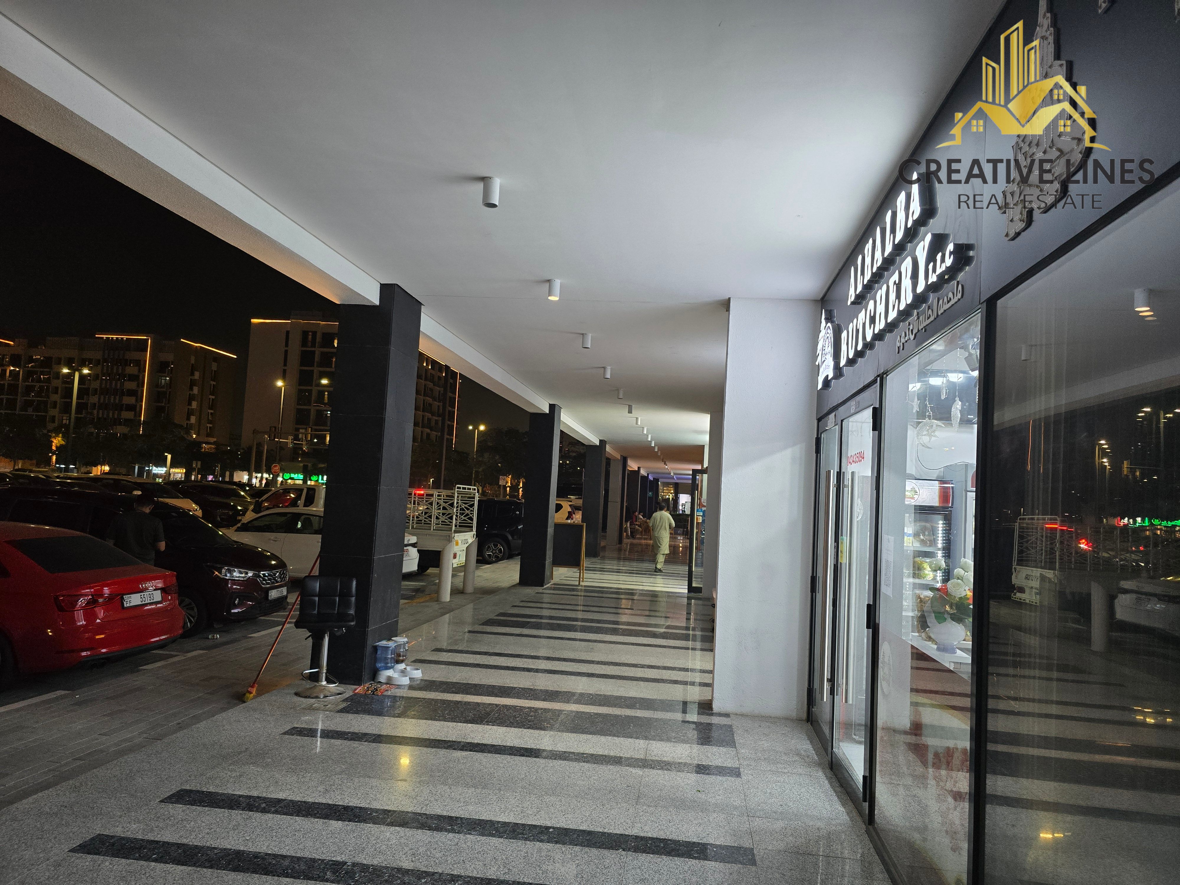 Grand Free Parking, Graceful location near kids playing area