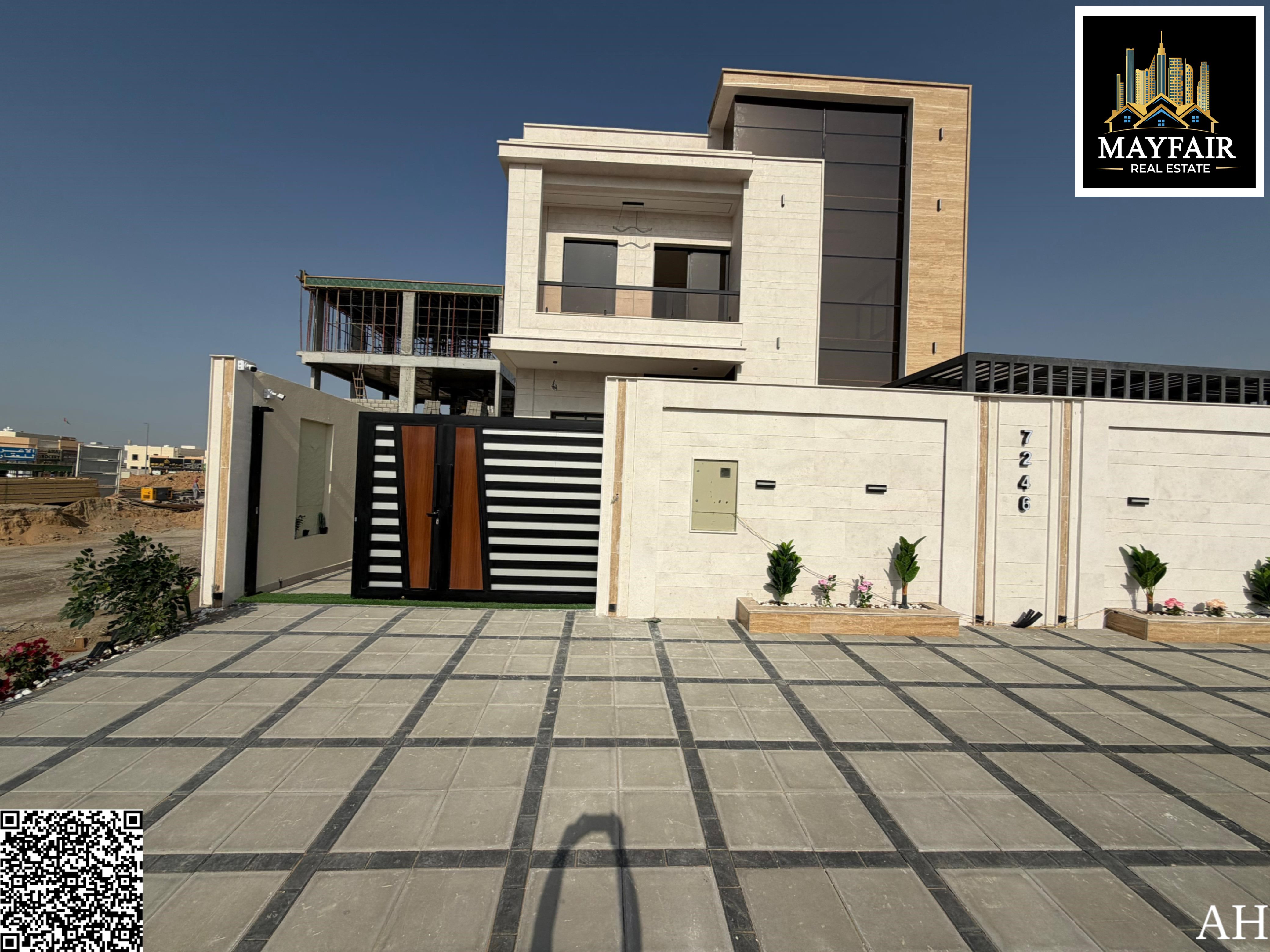 A unique opportunity to own a villa with a modern design and comfortable spaces in a quiet residential location close to all services, suitable for lo