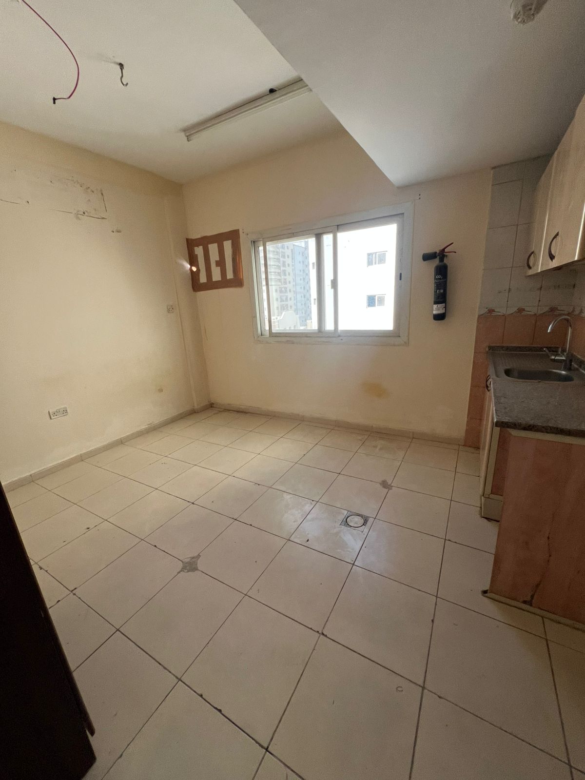 Family studio for rent in the heart of Al Nabaa, Sharjah Suitable for a small family Close to all services and shopping centers