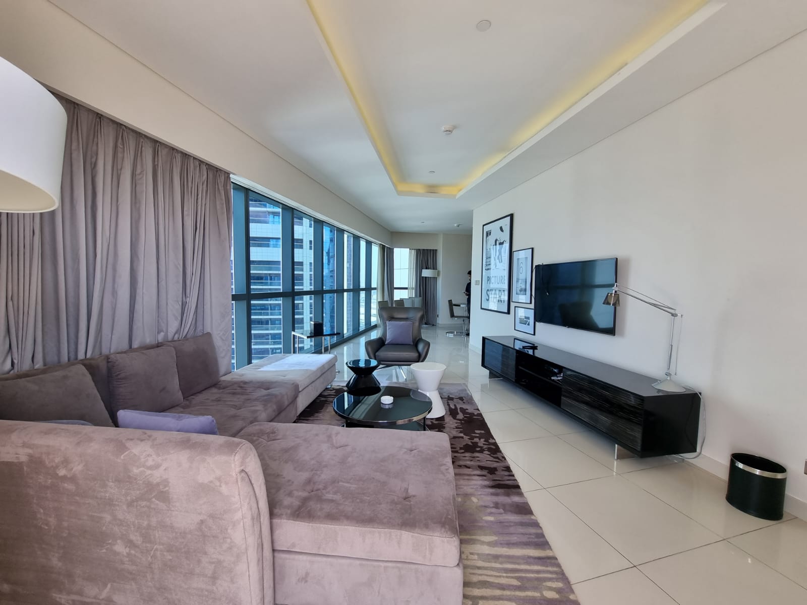 PRIME LOCATION || FULLY FURNISHED || HIGH FLOOR