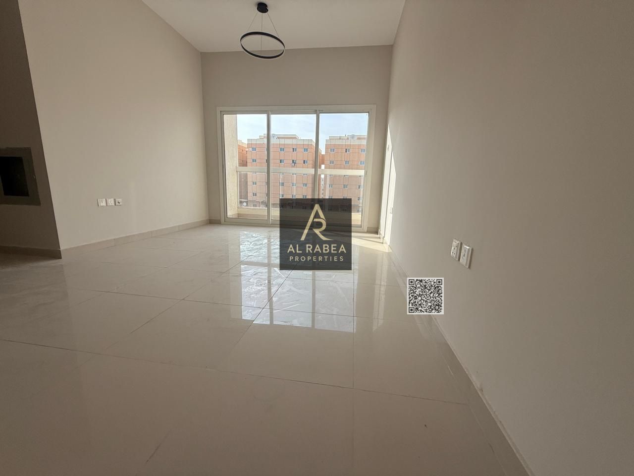 First tenant - 2balcony - Easy acess to Dubai exit