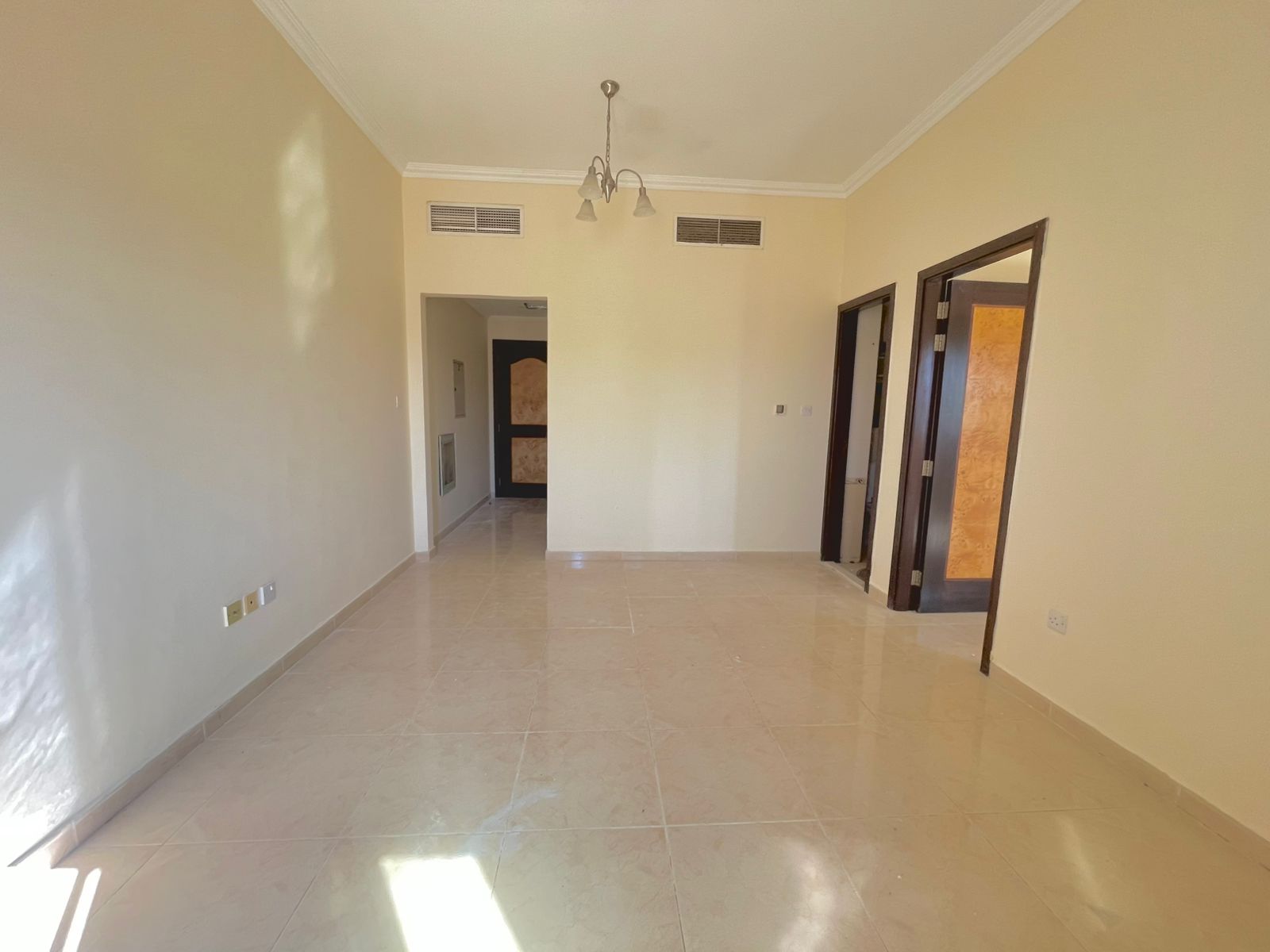 Big Spacious lavish 1bhk 2 bathroom just rent 35k