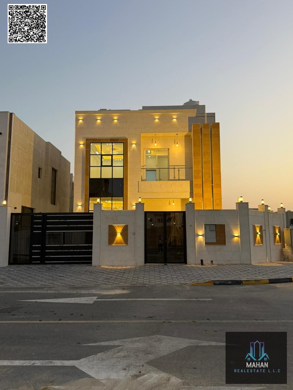 A luxurious corner villa on two streets, featuring a modern design, high-end finishes, and a garden, all at a special price. An exceptional ownership