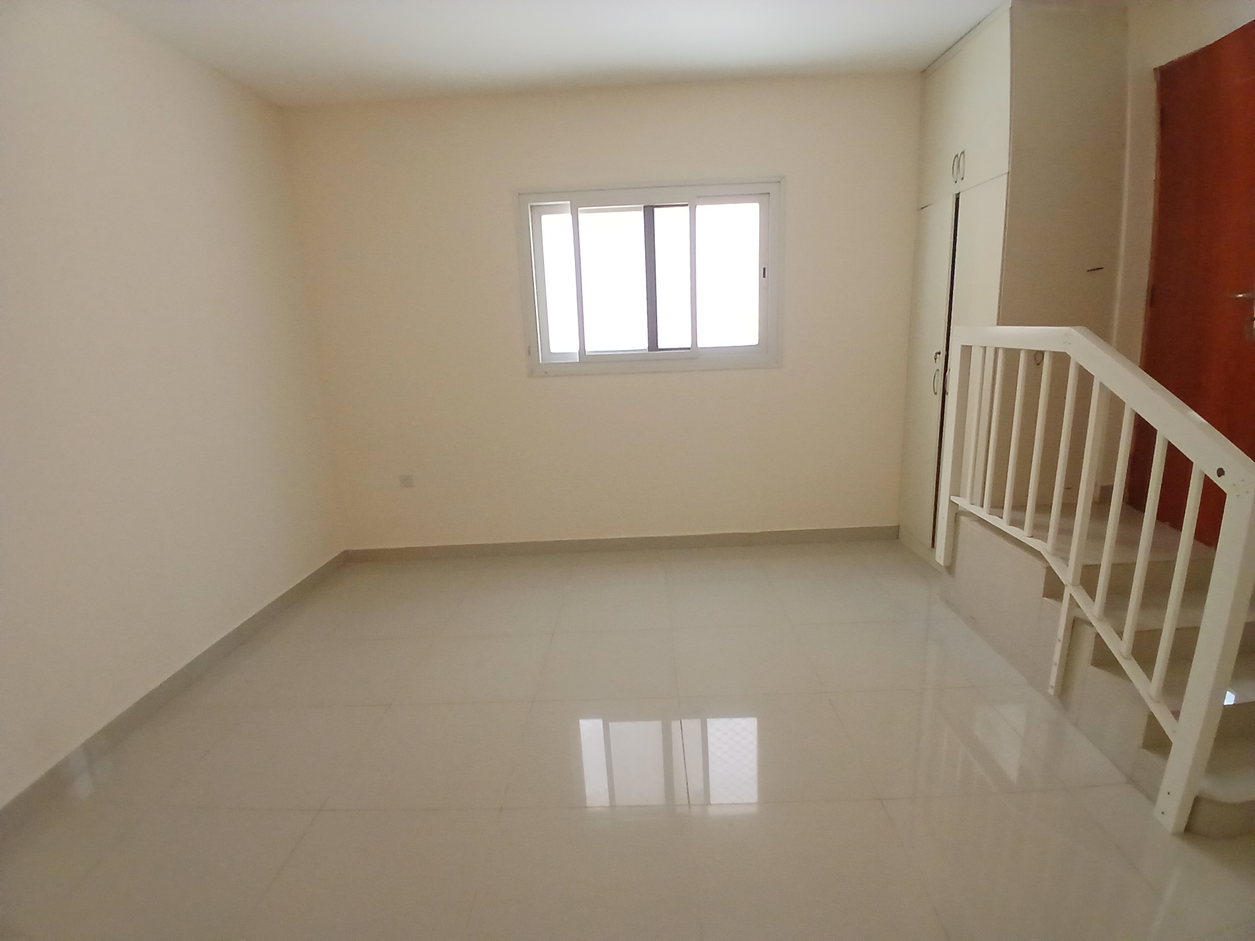 Big Spacious lavish 1bhk fully family Building Near safari mall just rent 30k